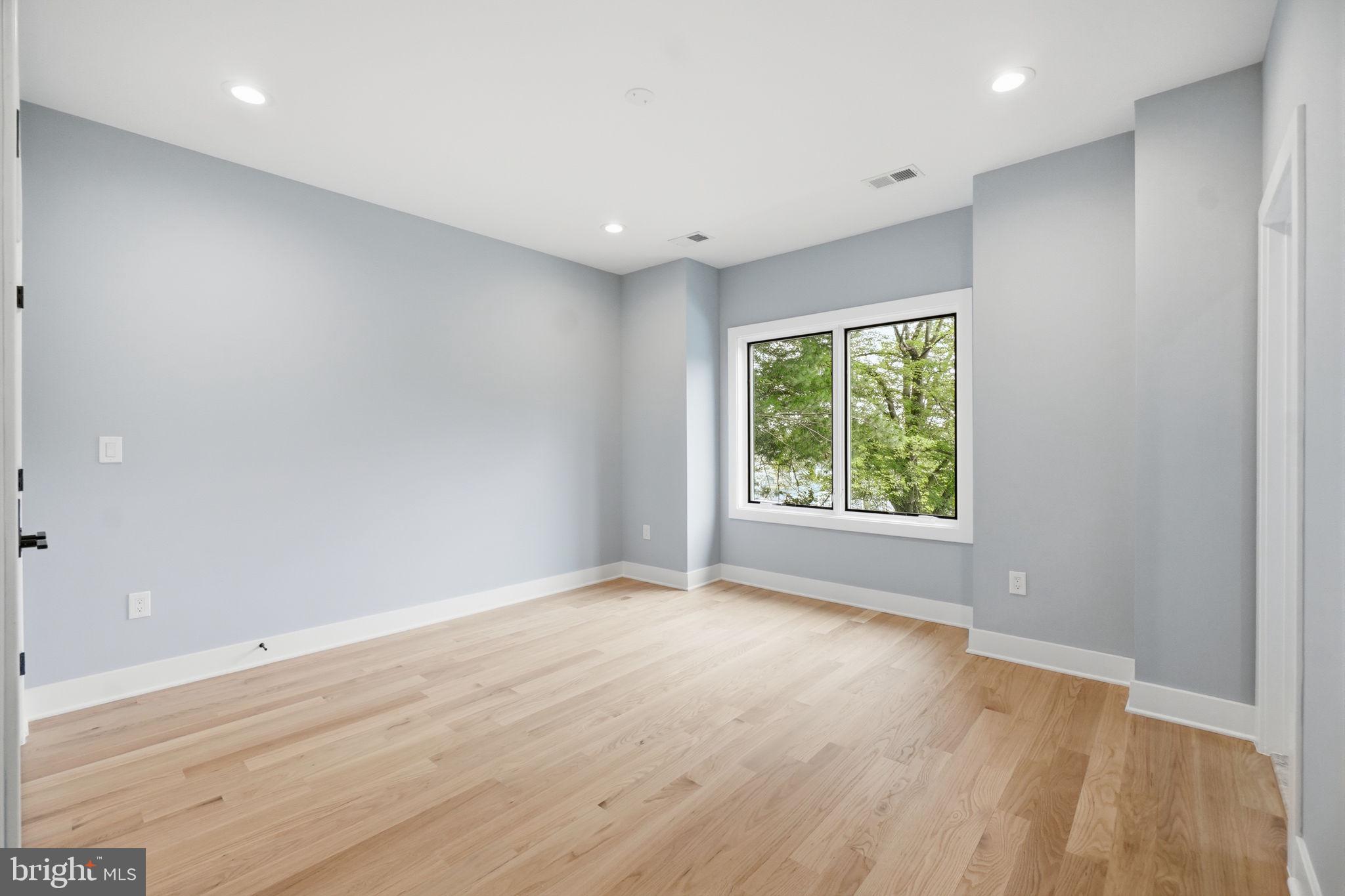 PIMMIT VIEW - Residential