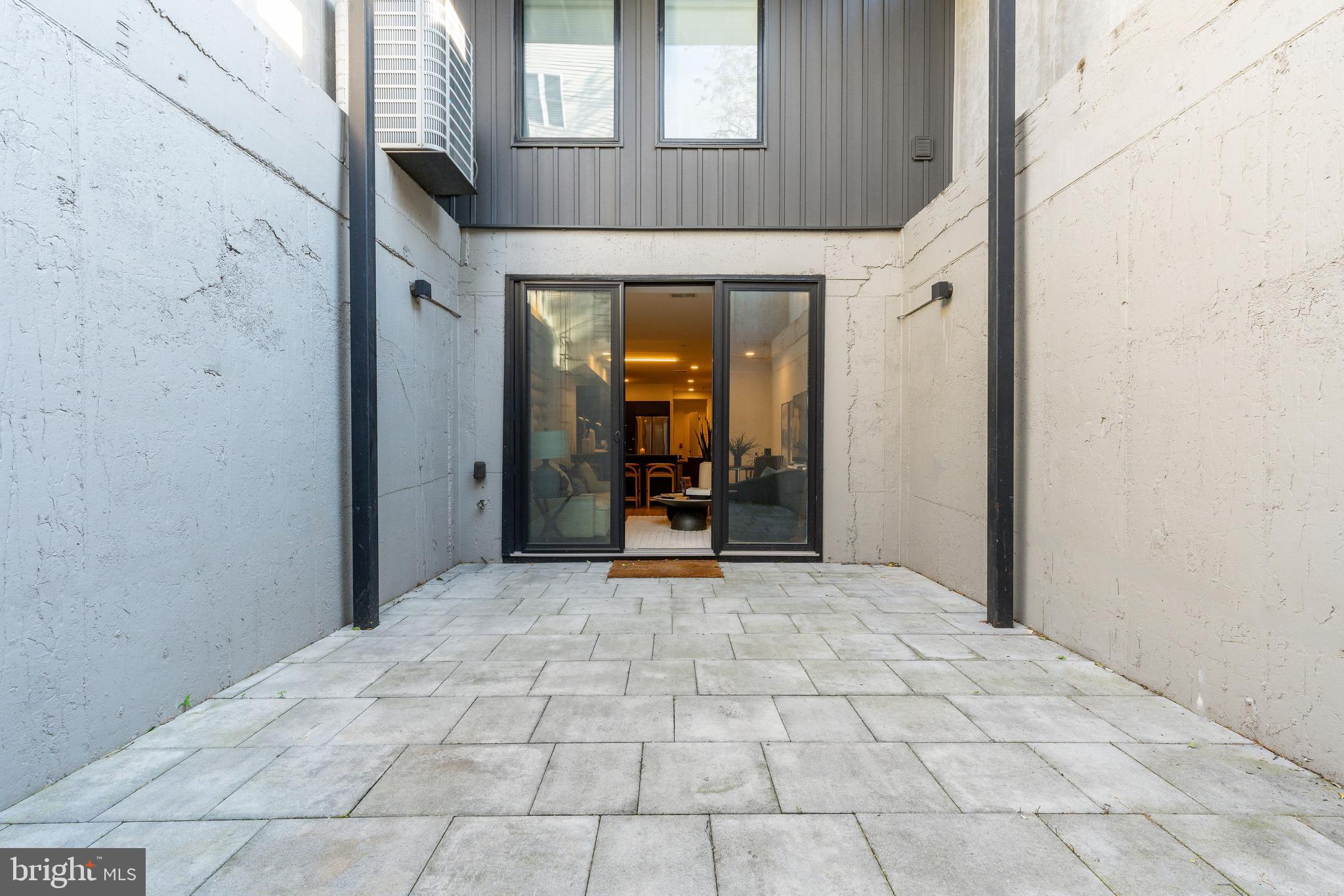 GRADUATE HOSPITAL - Residential Lease