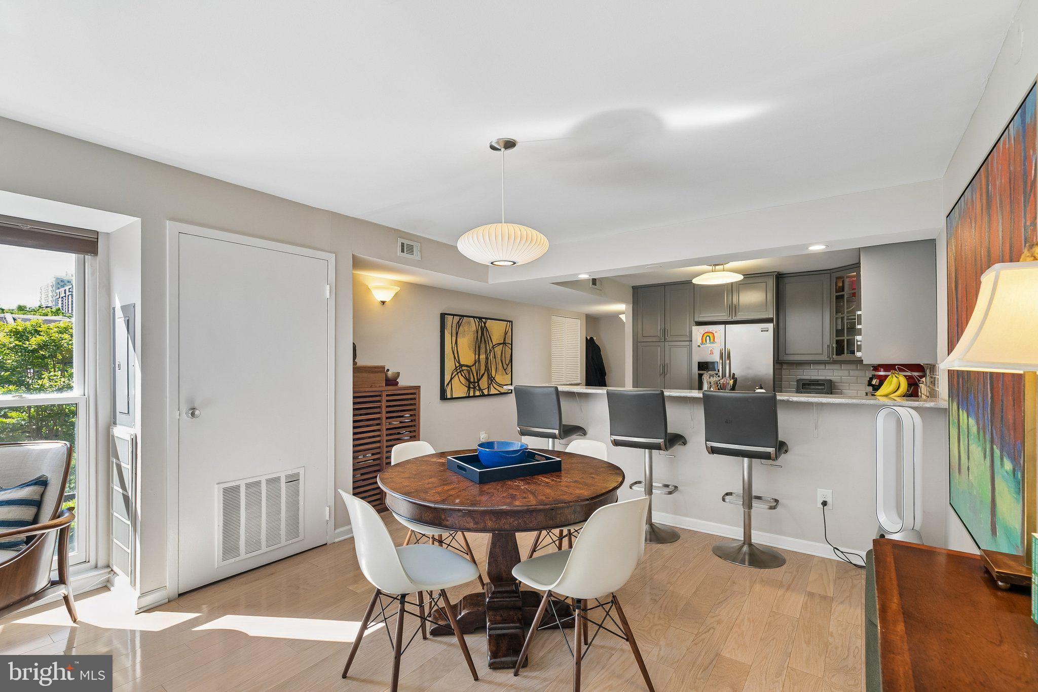 SOCIETY HILL - Residential