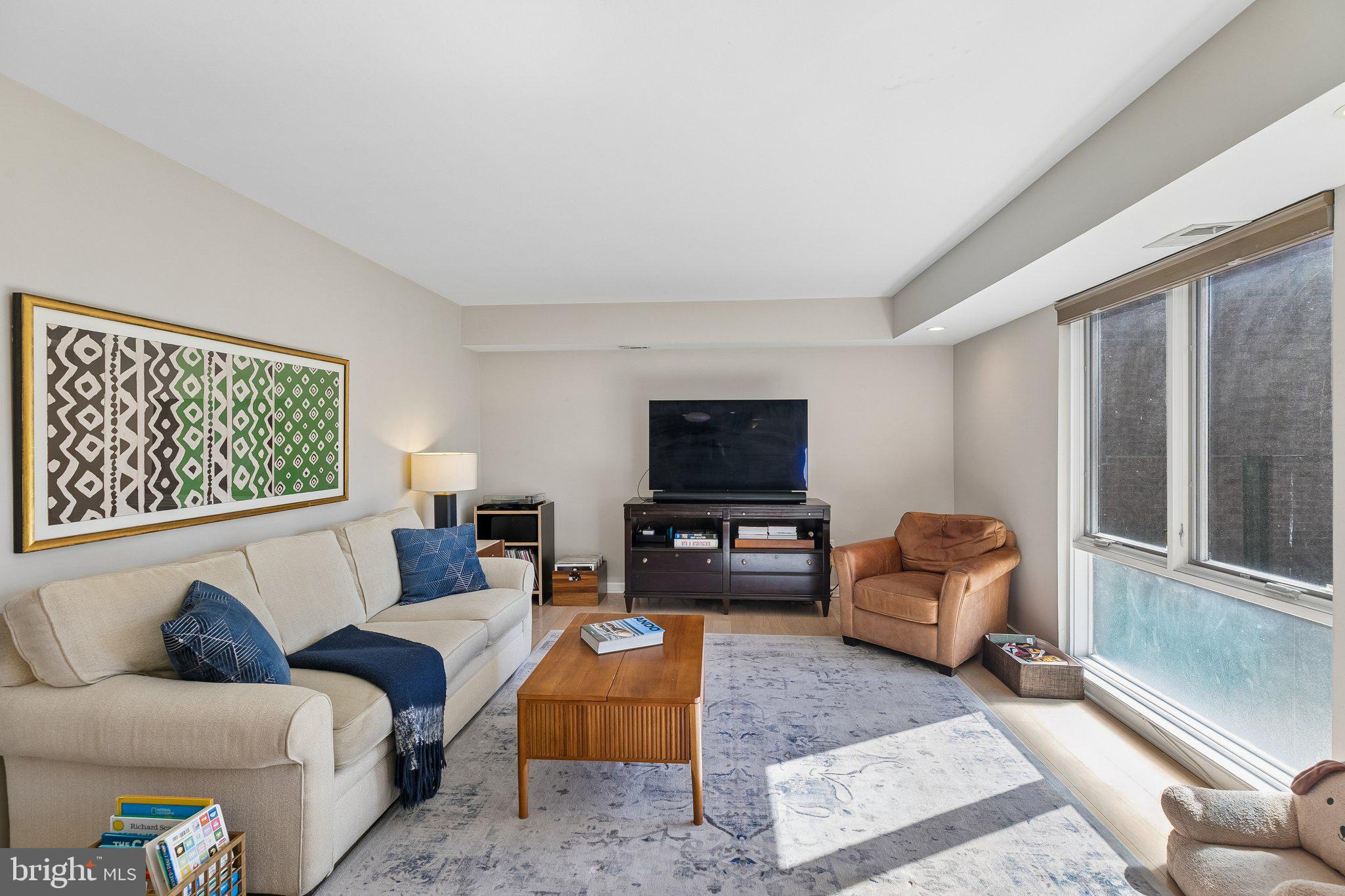 SOCIETY HILL - Residential
