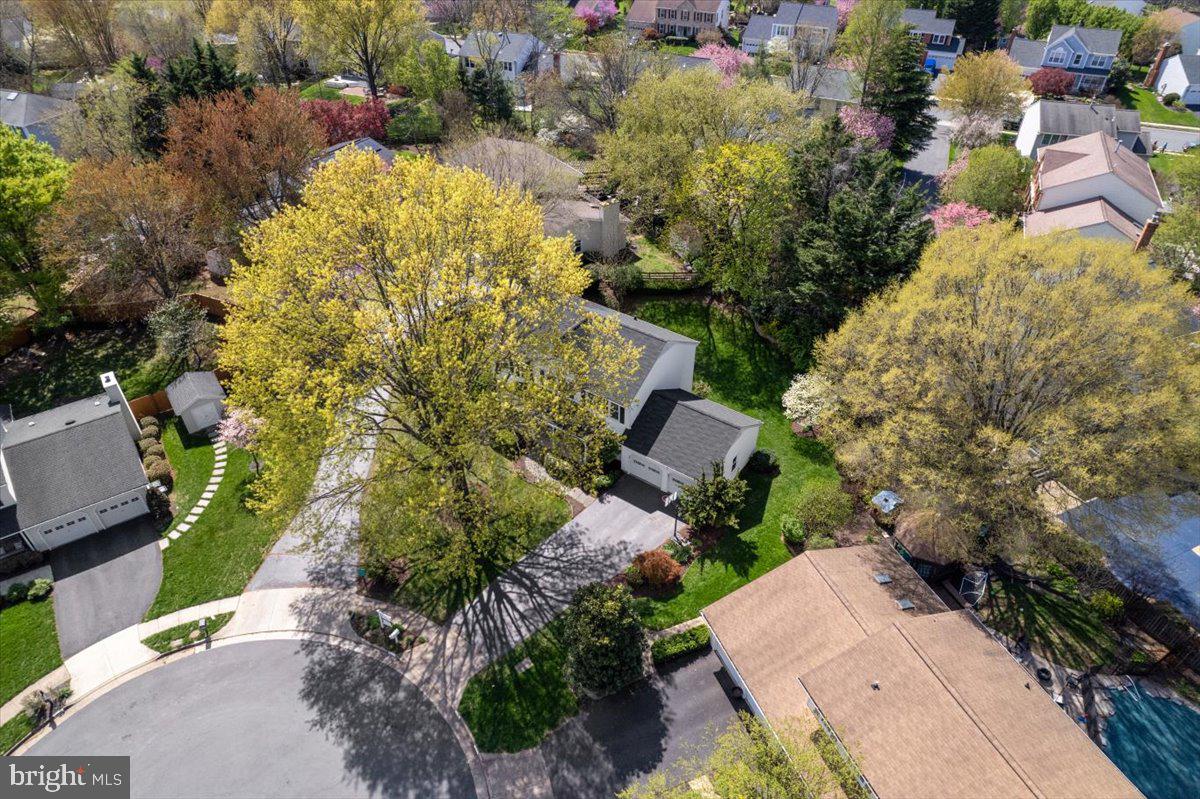 CRESTBROOK - Residential
