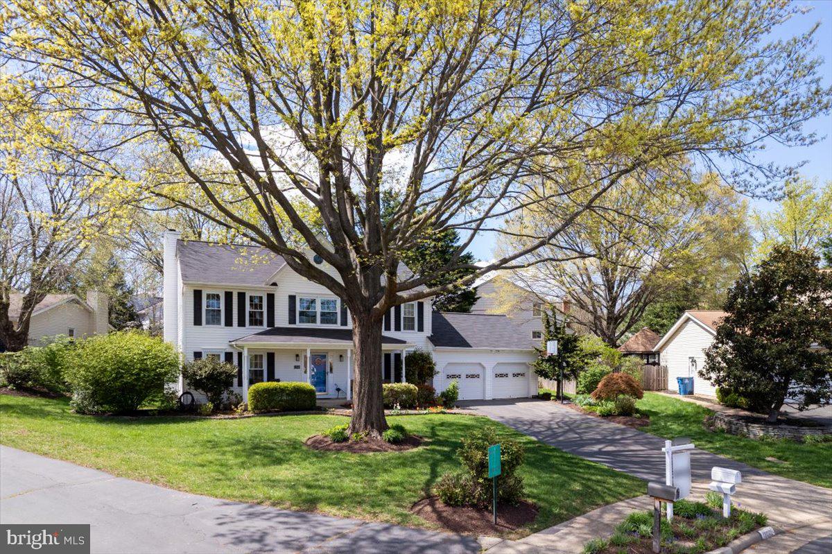 CRESTBROOK - Residential