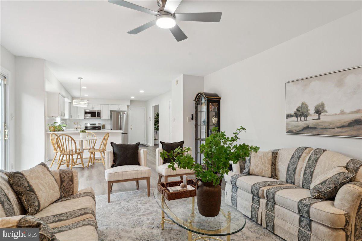 CRESTBROOK - Residential