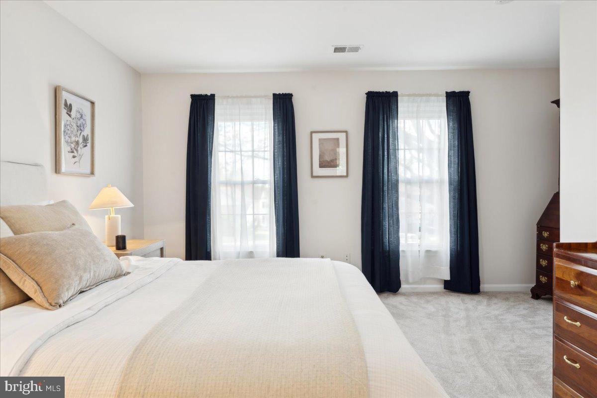 CRESTBROOK - Residential
