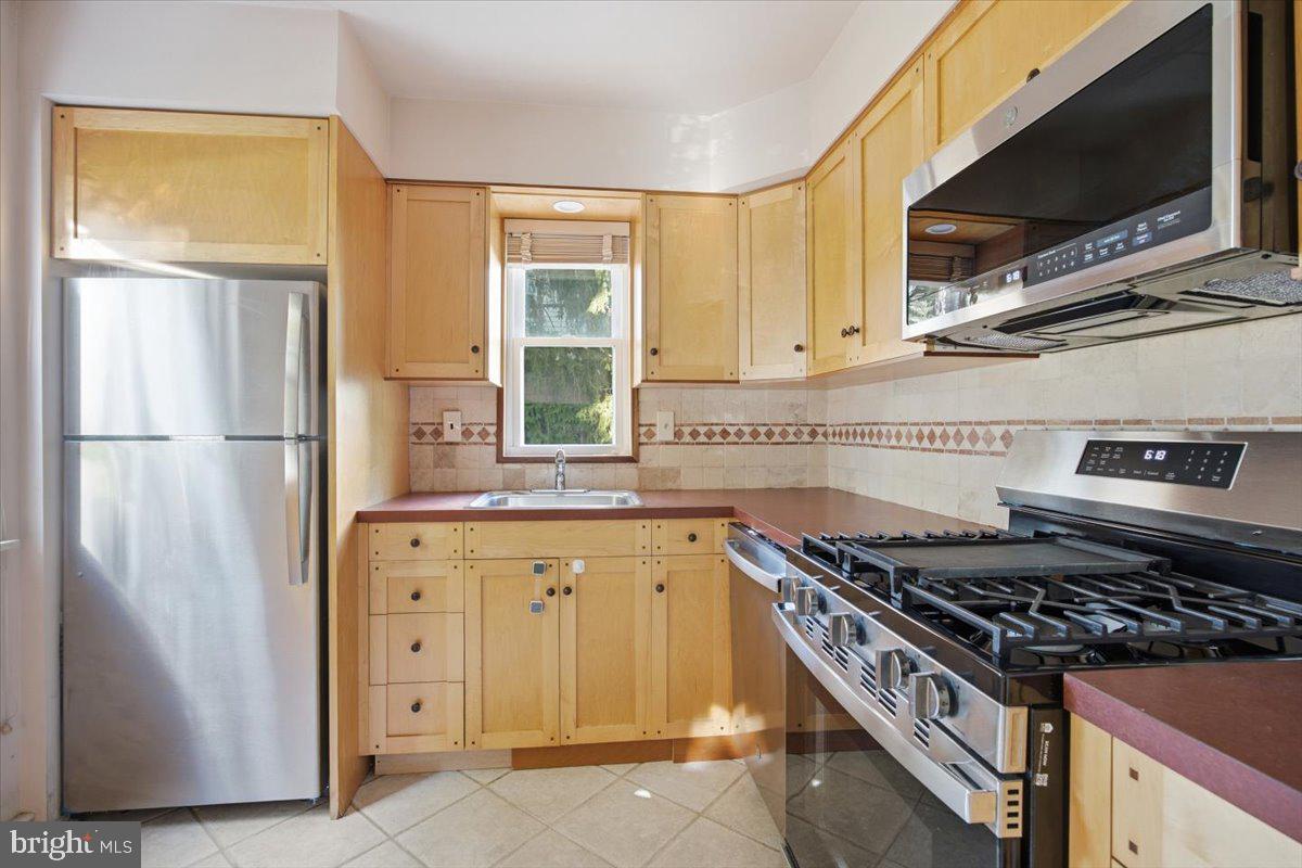 CAMELOT ESTATES - Residential