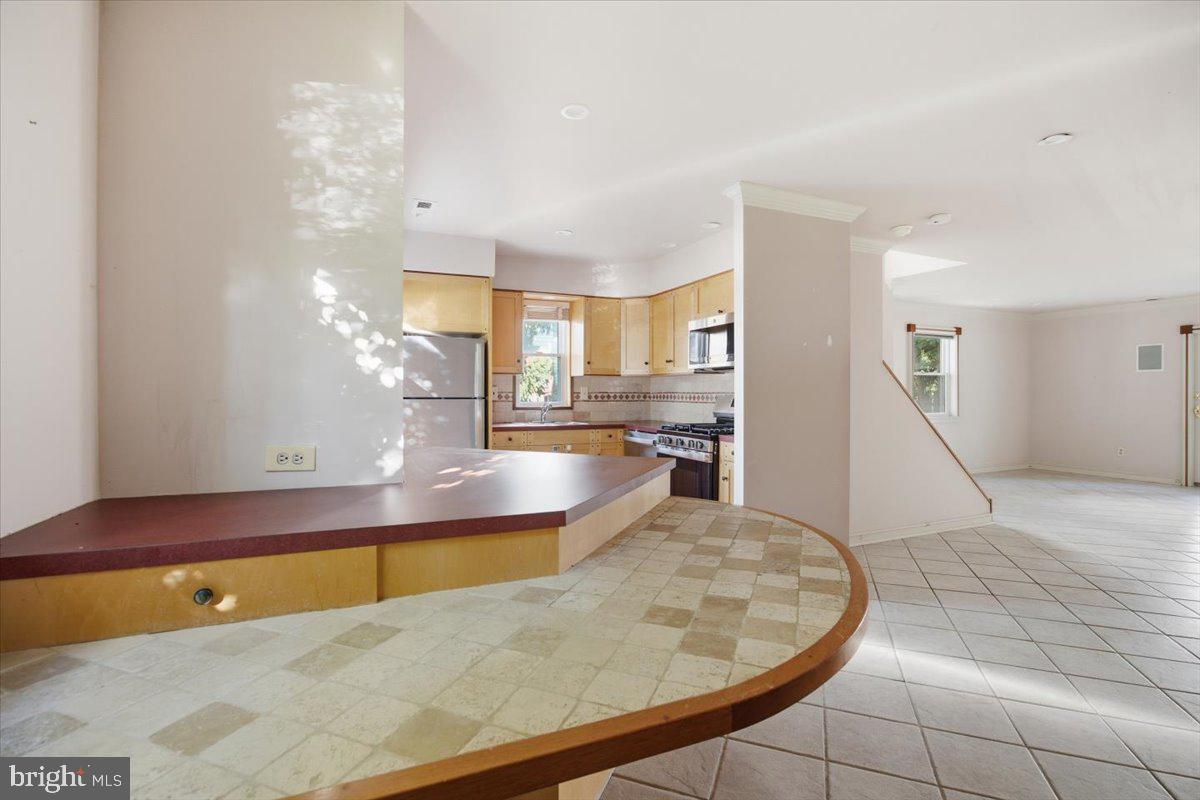 CAMELOT ESTATES - Residential