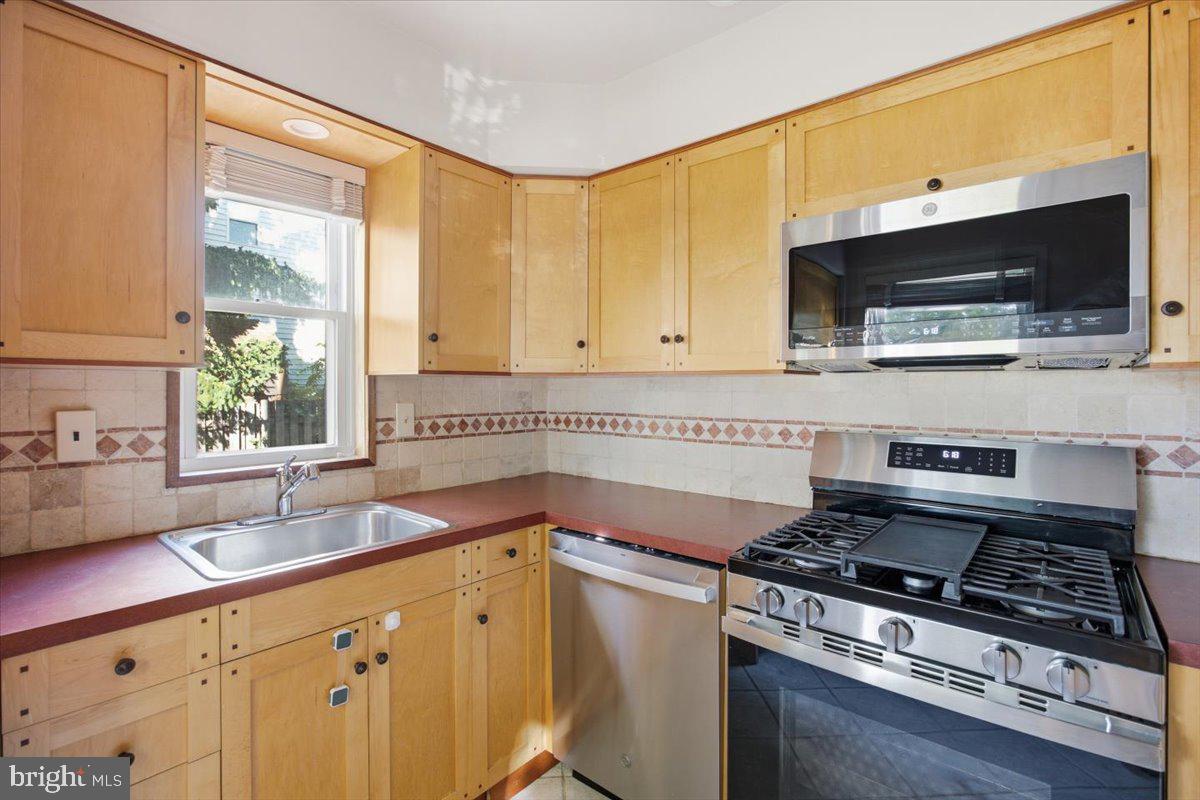 CAMELOT ESTATES - Residential