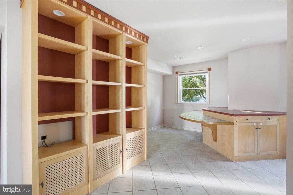 CAMELOT ESTATES - Residential