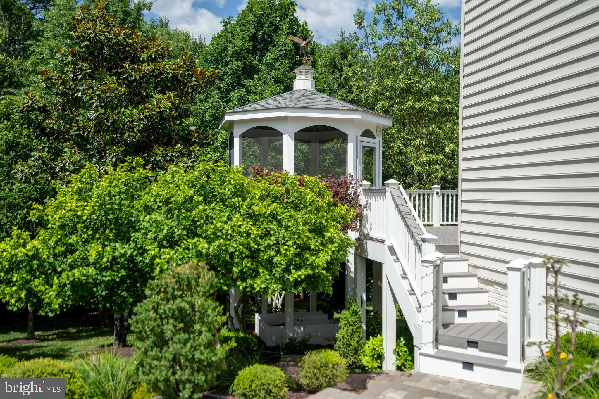 CEDAR CREST - Residential