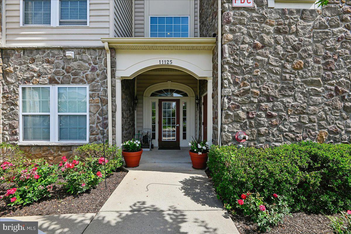 COURTYARDS AT WAVERLY WOODS EAST - Residential
