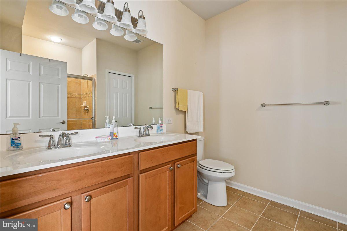 COURTYARDS AT WAVERLY WOODS EAST - Residential