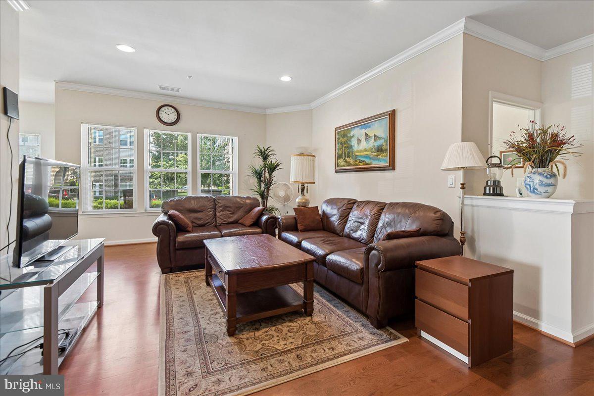 COURTYARDS AT WAVERLY WOODS EAST - Residential