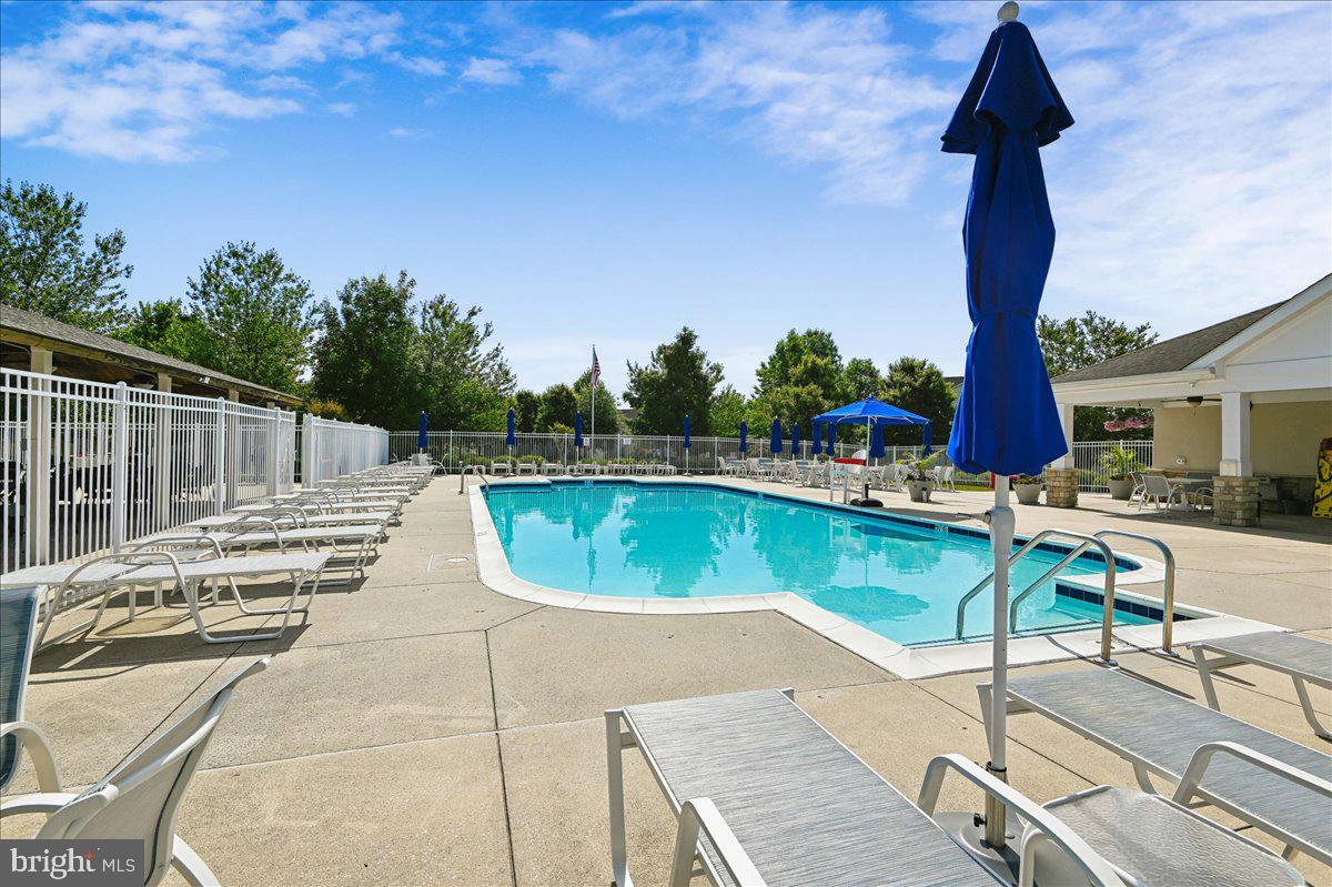 COURTYARDS AT WAVERLY WOODS EAST - Residential
