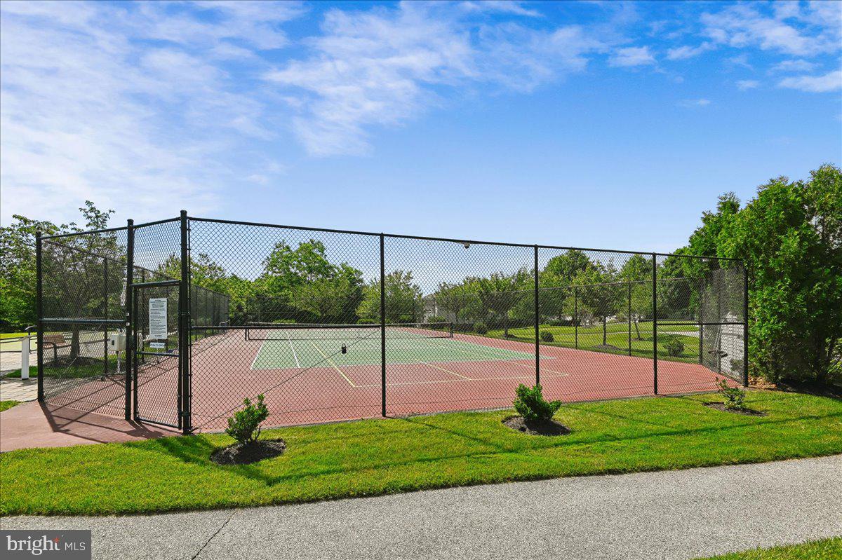 COURTYARDS AT WAVERLY WOODS EAST - Residential