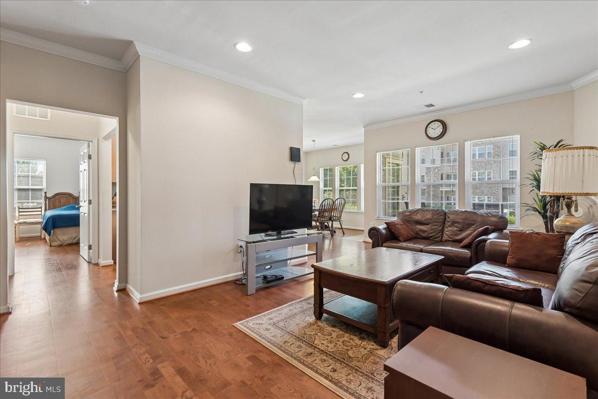 COURTYARDS AT WAVERLY WOODS EAST - Residential