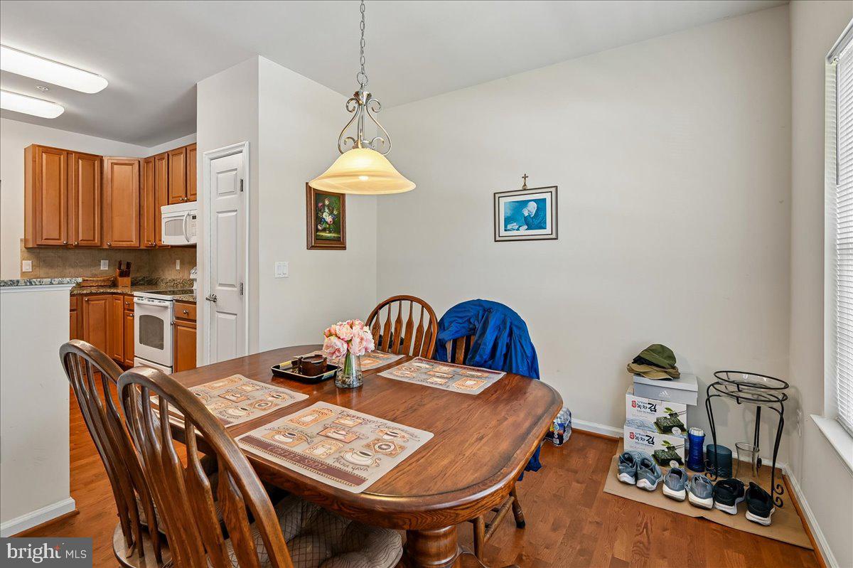 COURTYARDS AT WAVERLY WOODS EAST - Residential
