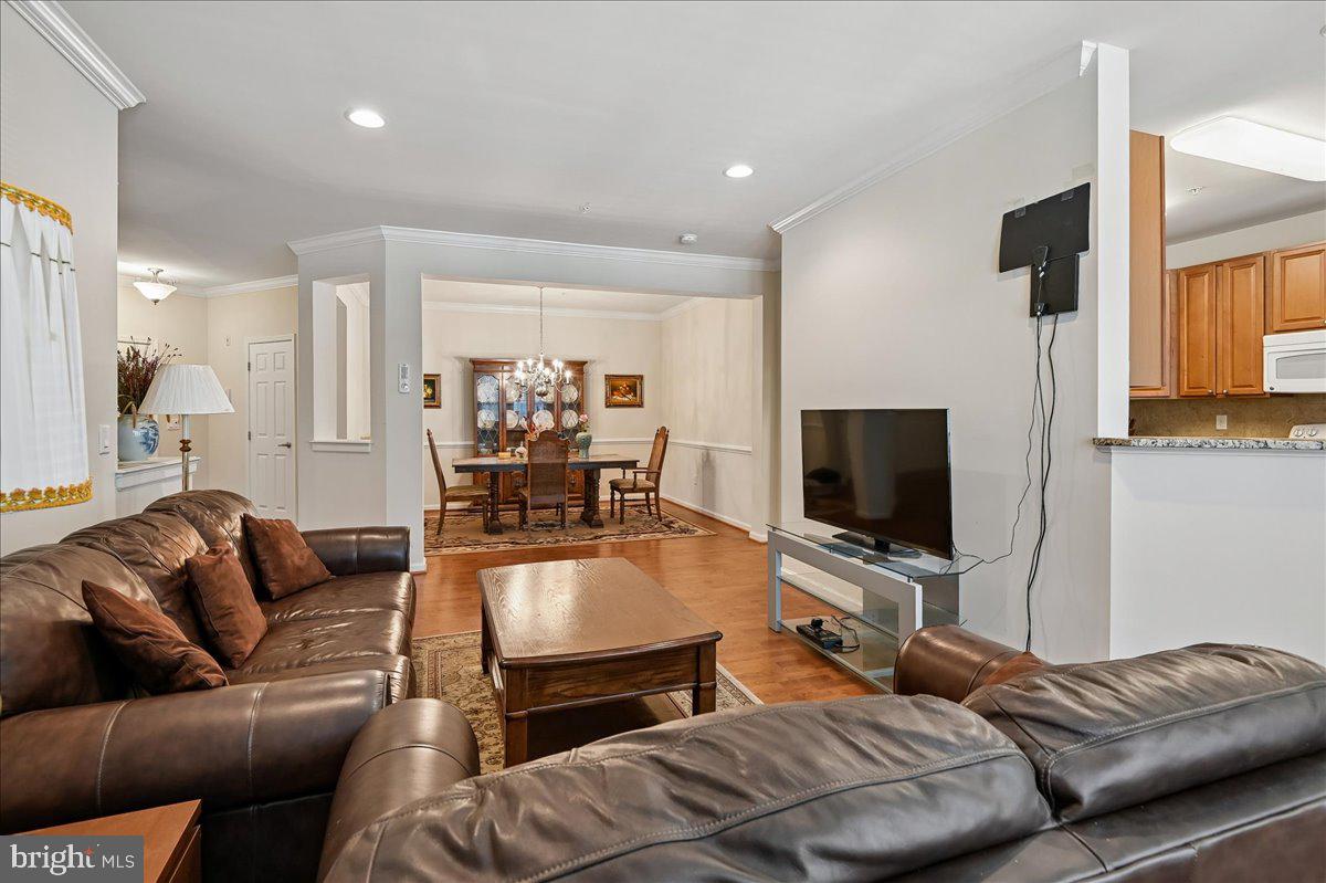 COURTYARDS AT WAVERLY WOODS EAST - Residential