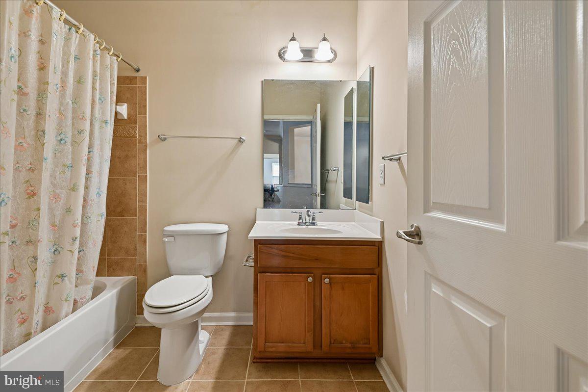 COURTYARDS AT WAVERLY WOODS EAST - Residential
