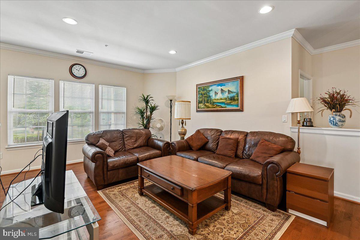 COURTYARDS AT WAVERLY WOODS EAST - Residential