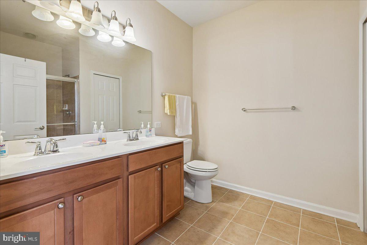 COURTYARDS AT WAVERLY WOODS EAST - Residential