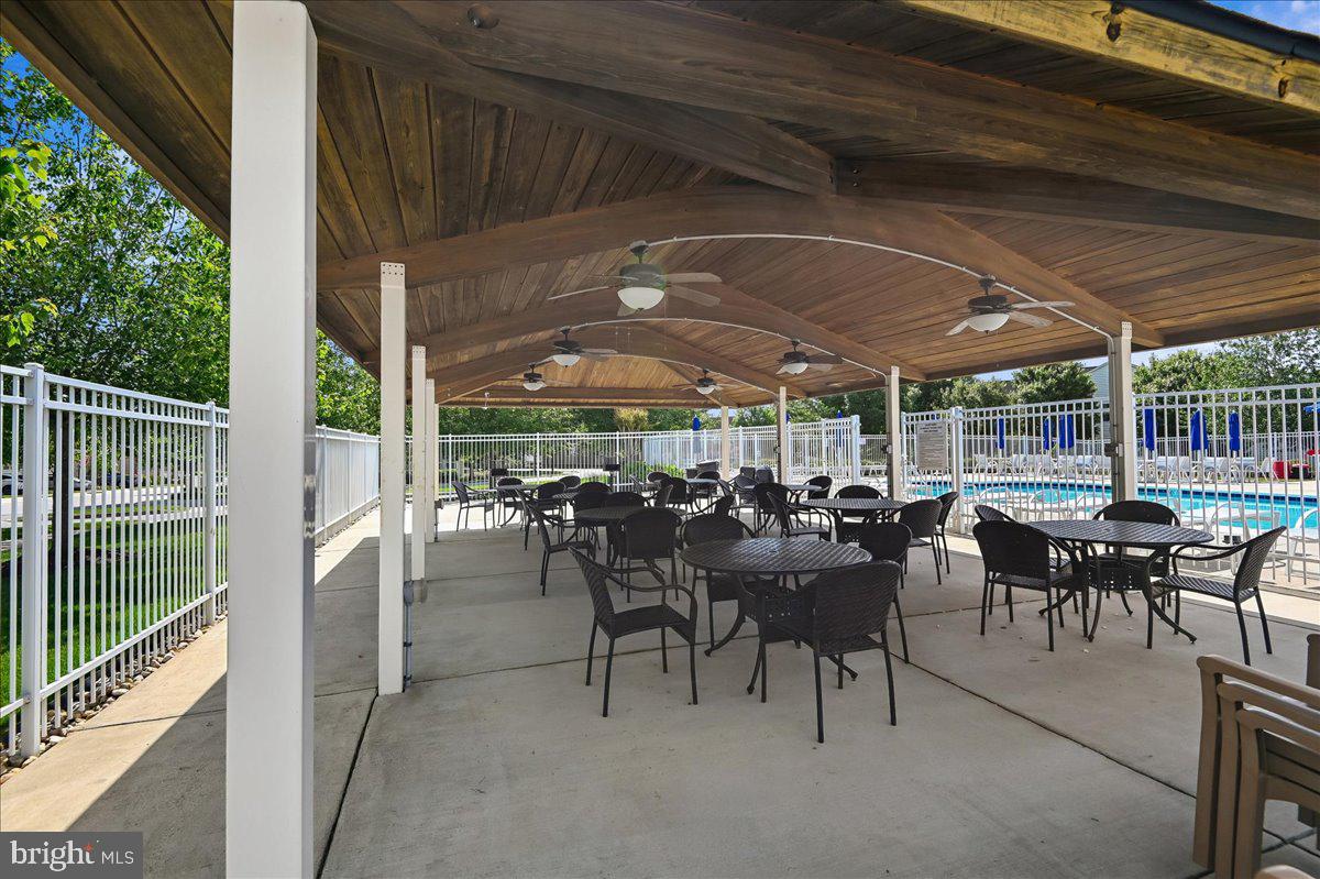COURTYARDS AT WAVERLY WOODS EAST - Residential