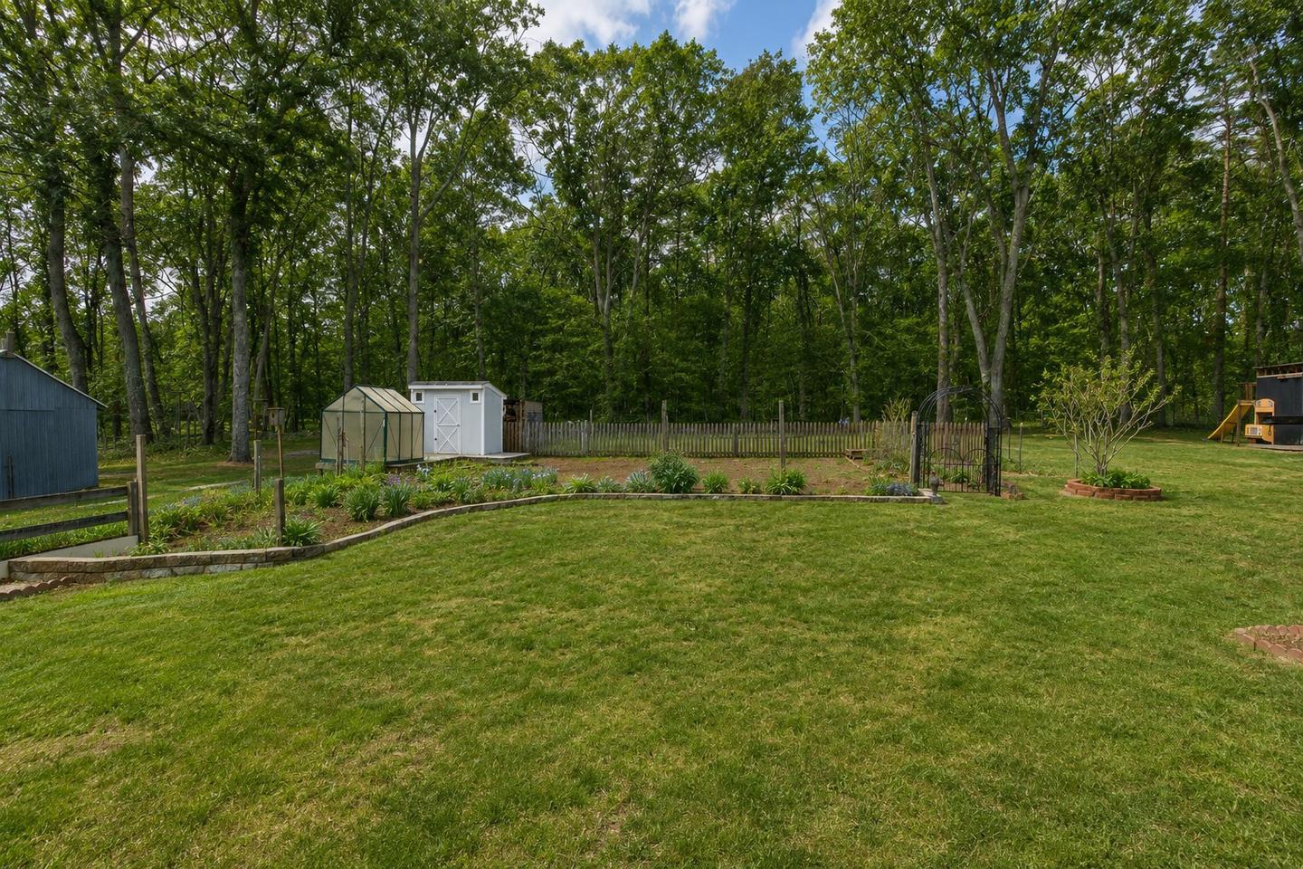 SHEPPERDS GROVE - Residential