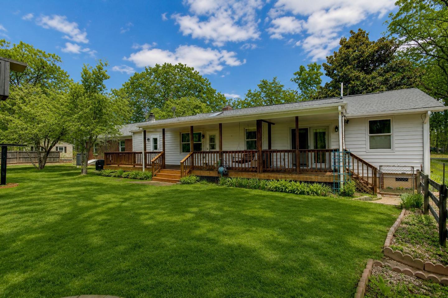 SHEPPERDS GROVE - Residential
