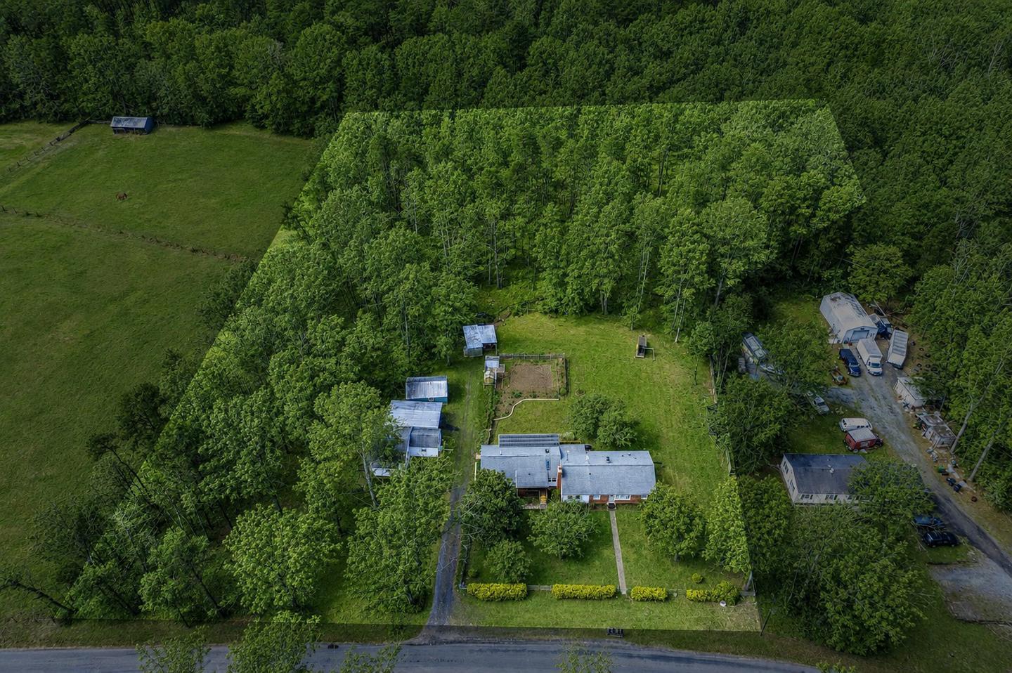 SHEPPERDS GROVE - Residential