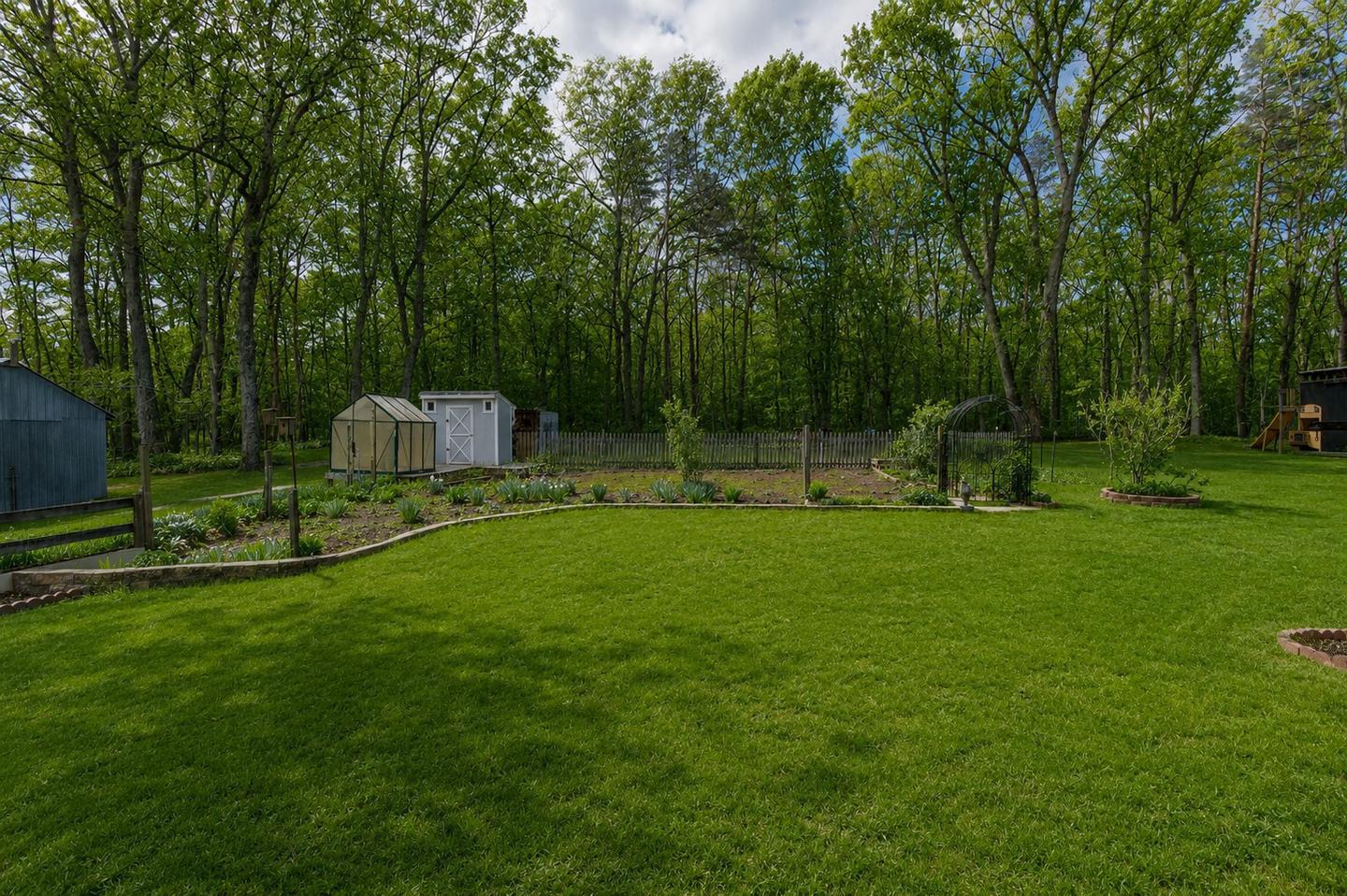 SHEPPERDS GROVE - Residential