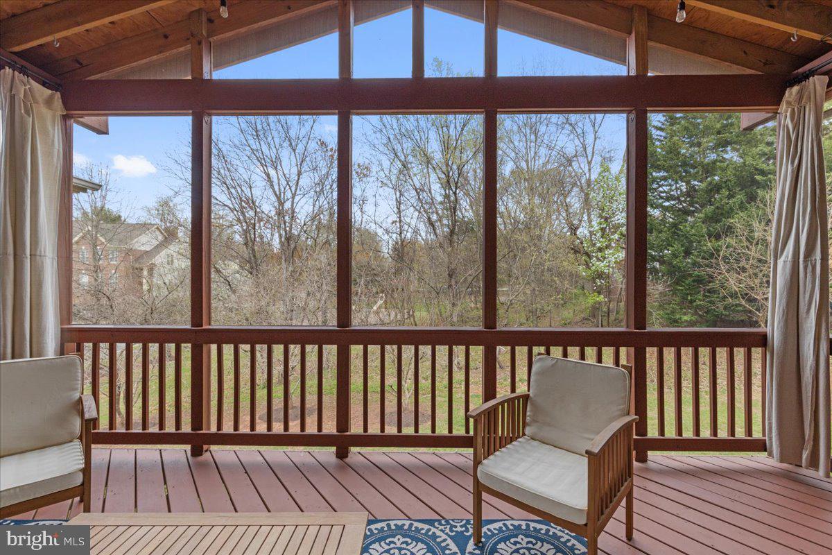 LOWES ISLAND/CASCADES - Residential