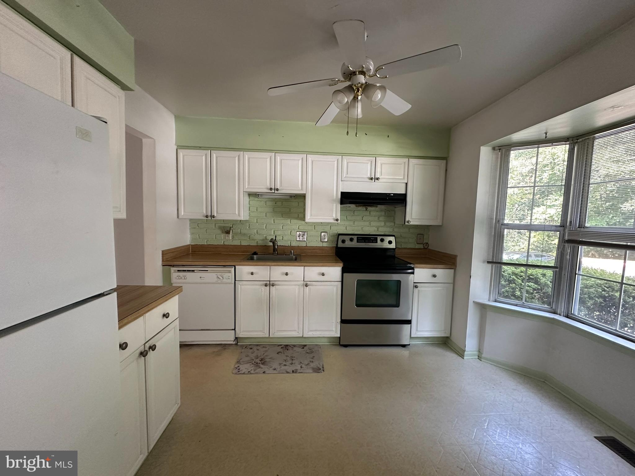 LAKE RIDGE - Residential