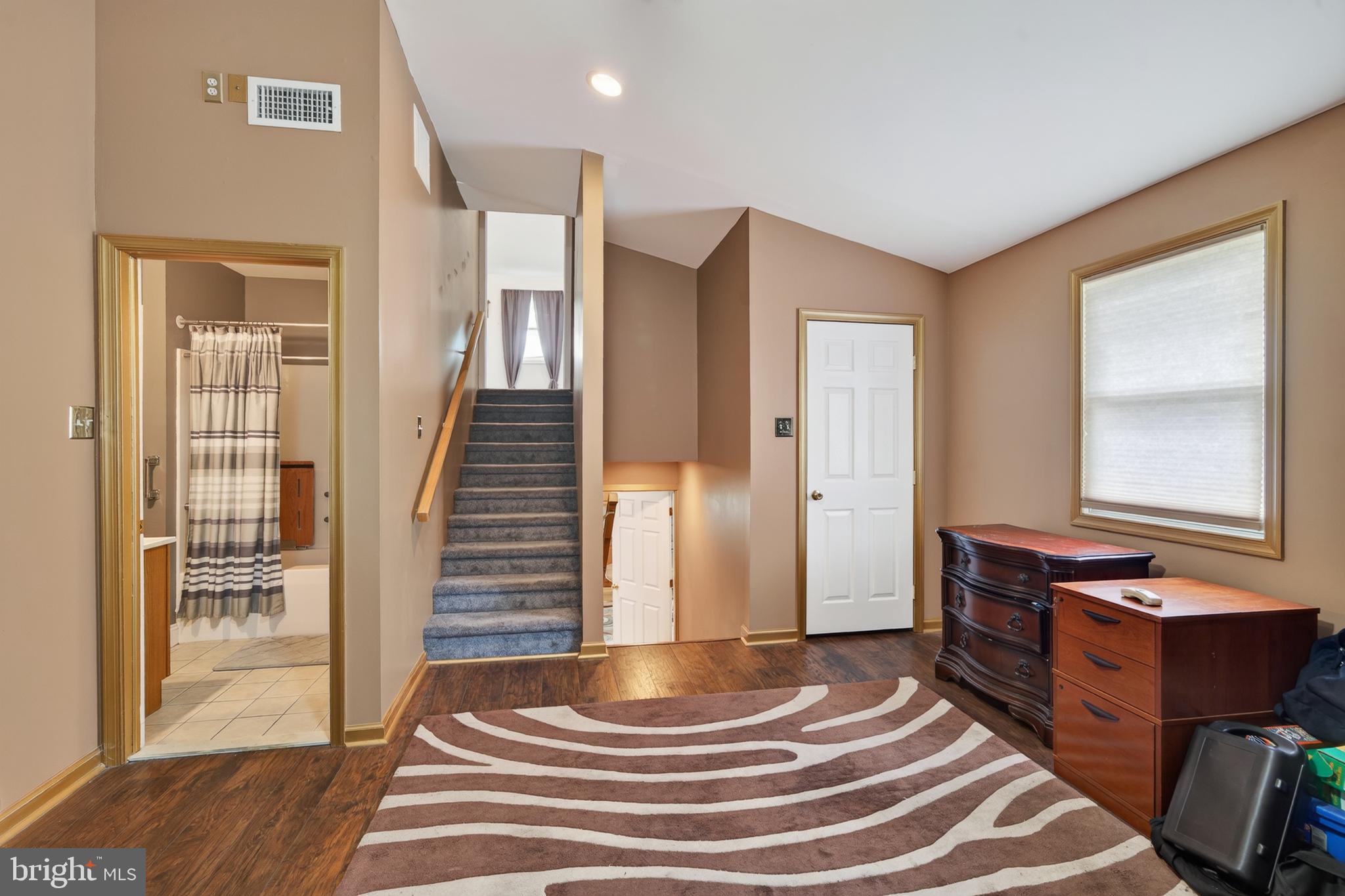 LAWRENCE PARK - Residential