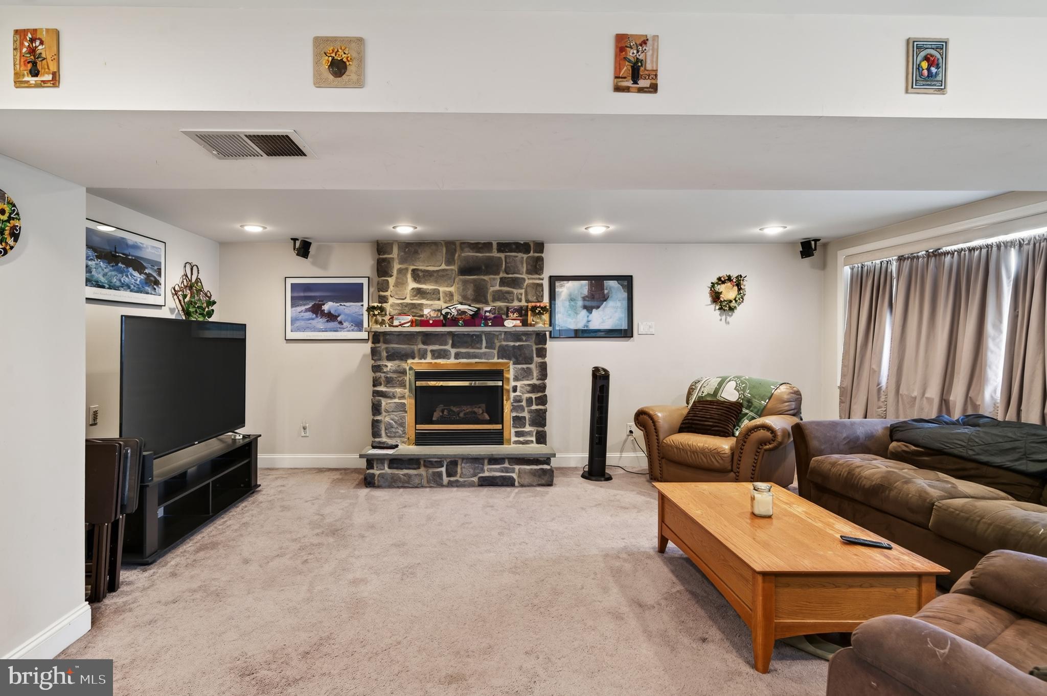 LAWRENCE PARK - Residential
