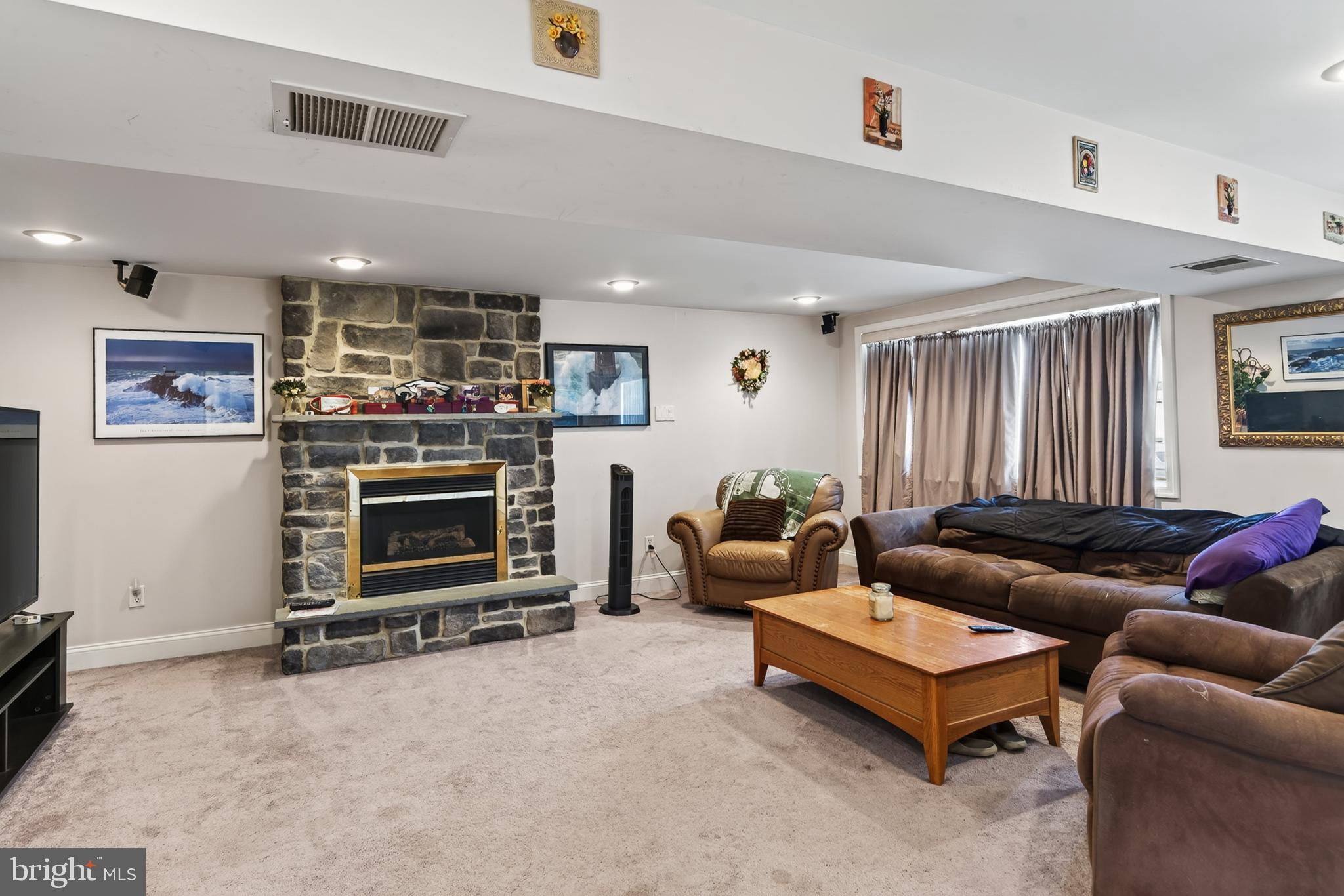 LAWRENCE PARK - Residential