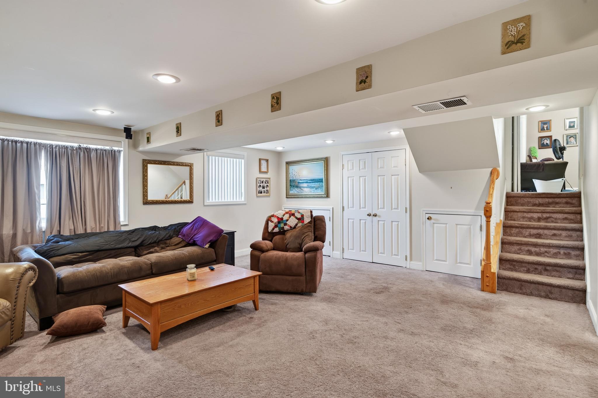 LAWRENCE PARK - Residential