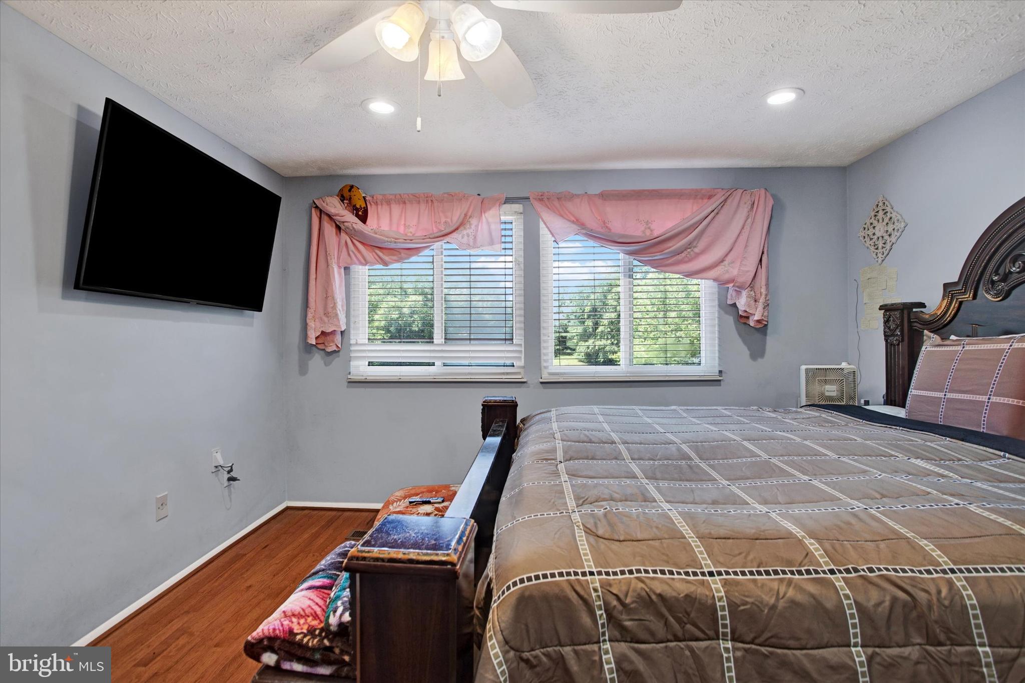 WILLOW HILLS- RESUB PARC - Residential