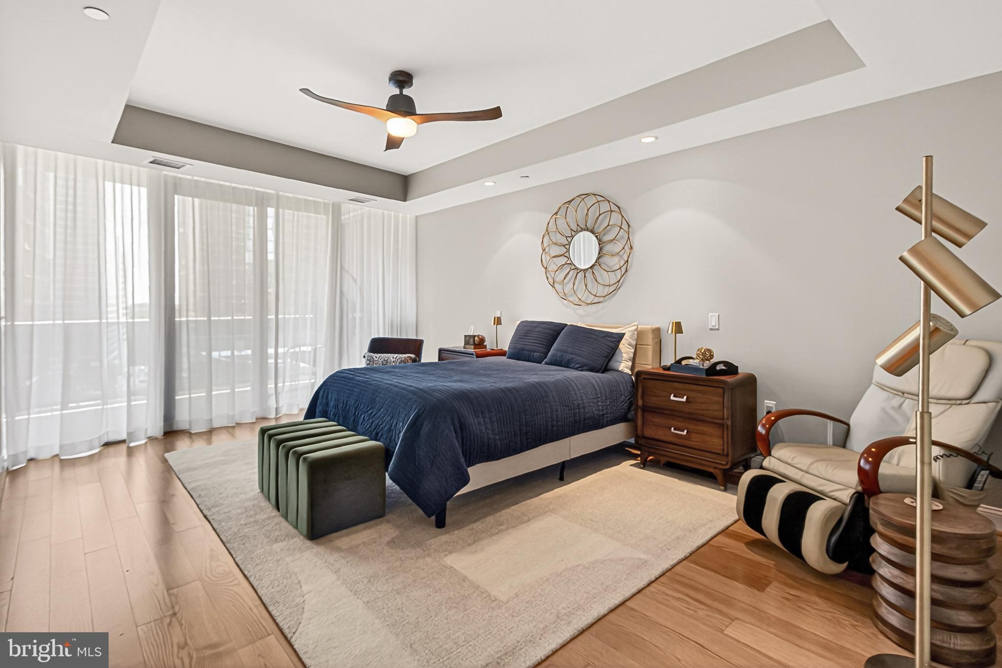 TURNBERRY TOWER - Residential