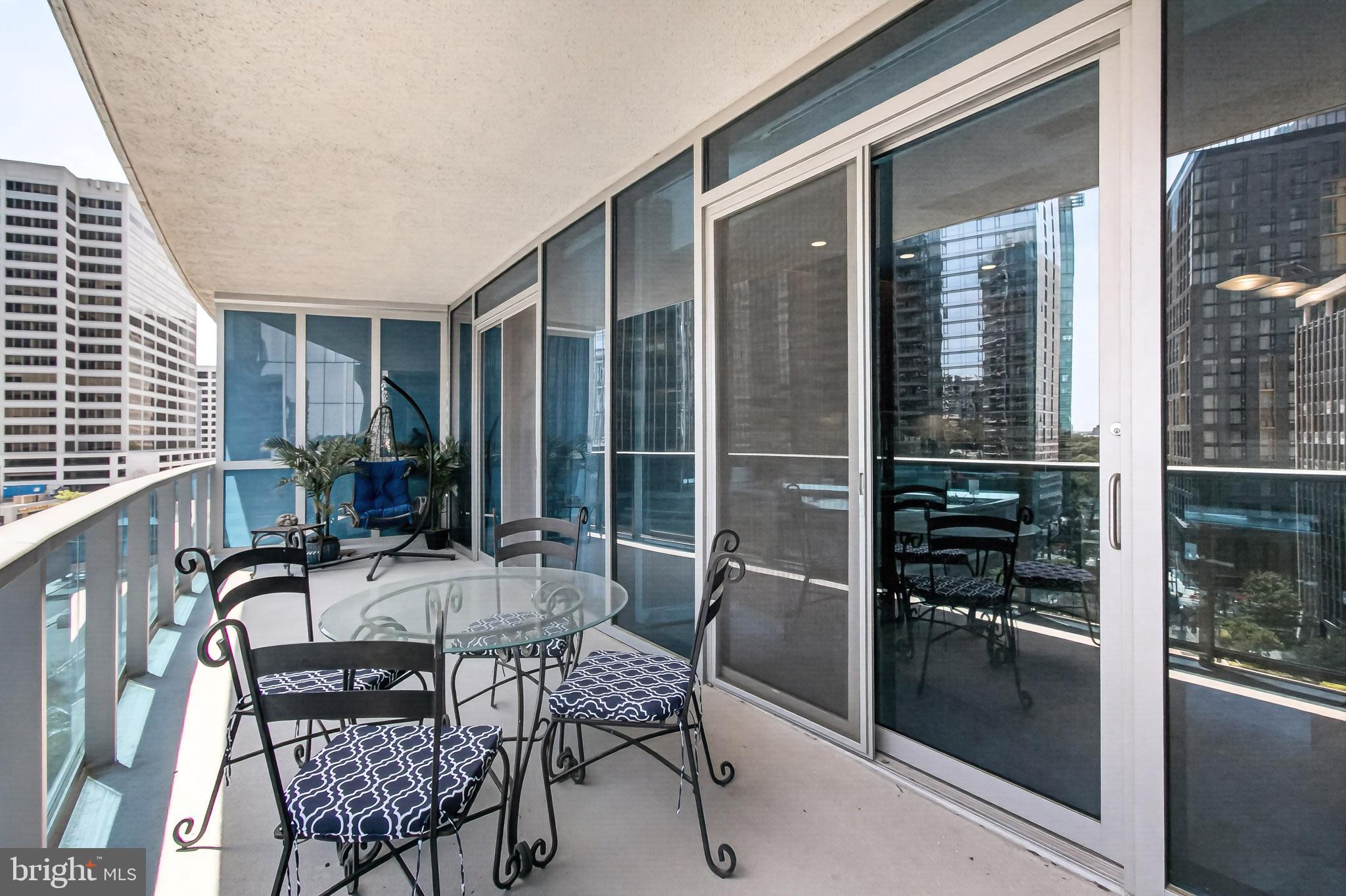 TURNBERRY TOWER - Residential