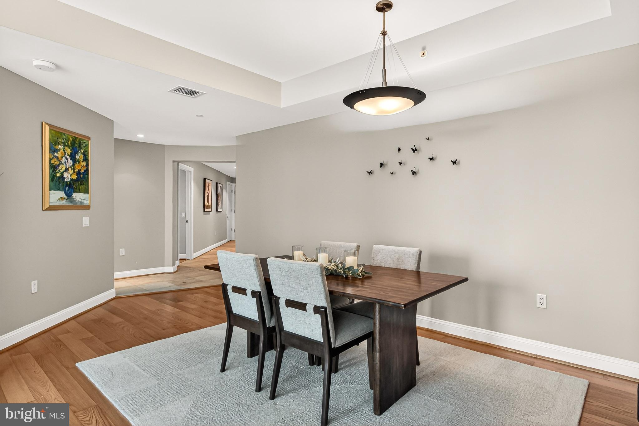 TURNBERRY TOWER - Residential