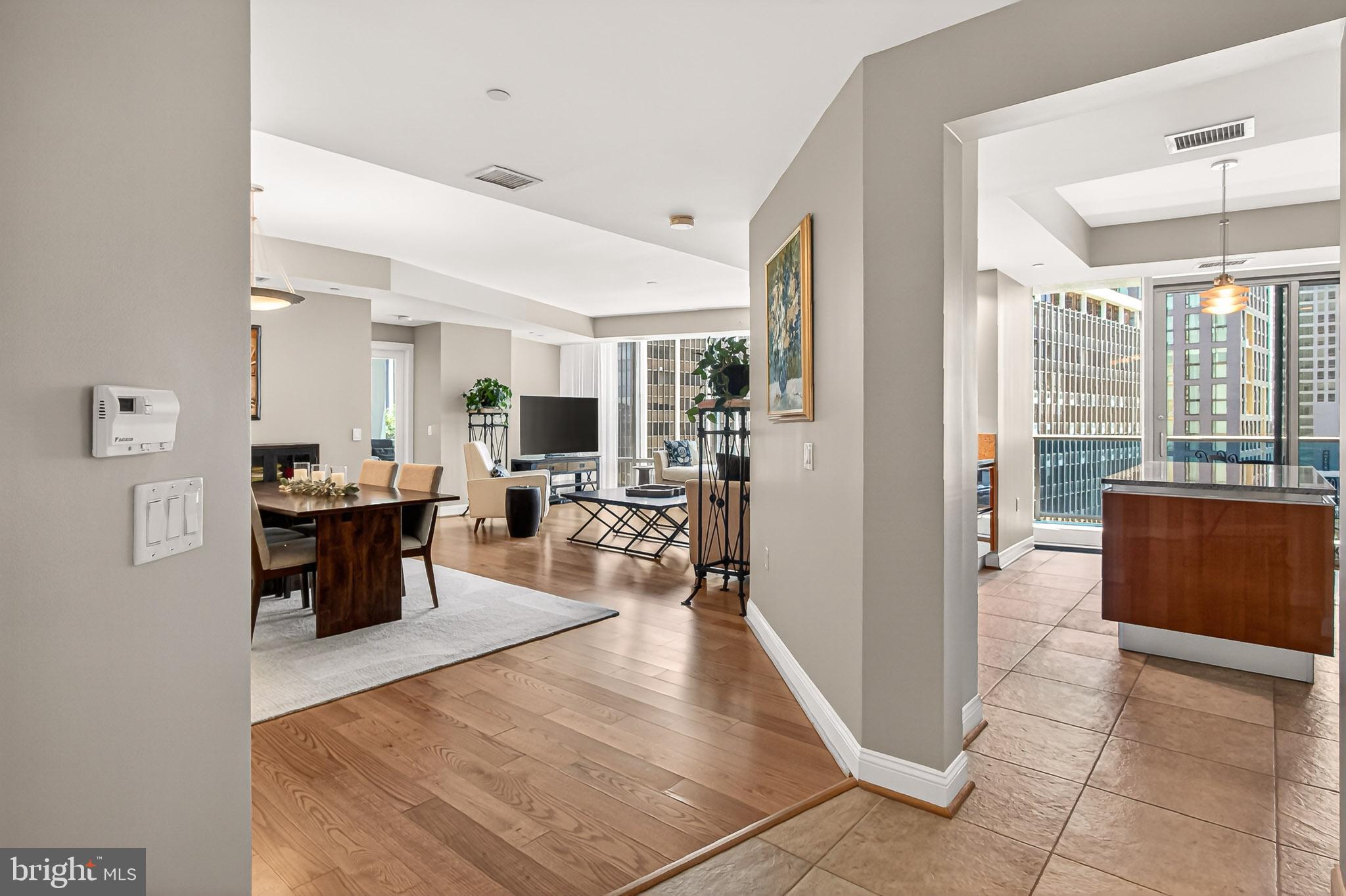 TURNBERRY TOWER - Residential
