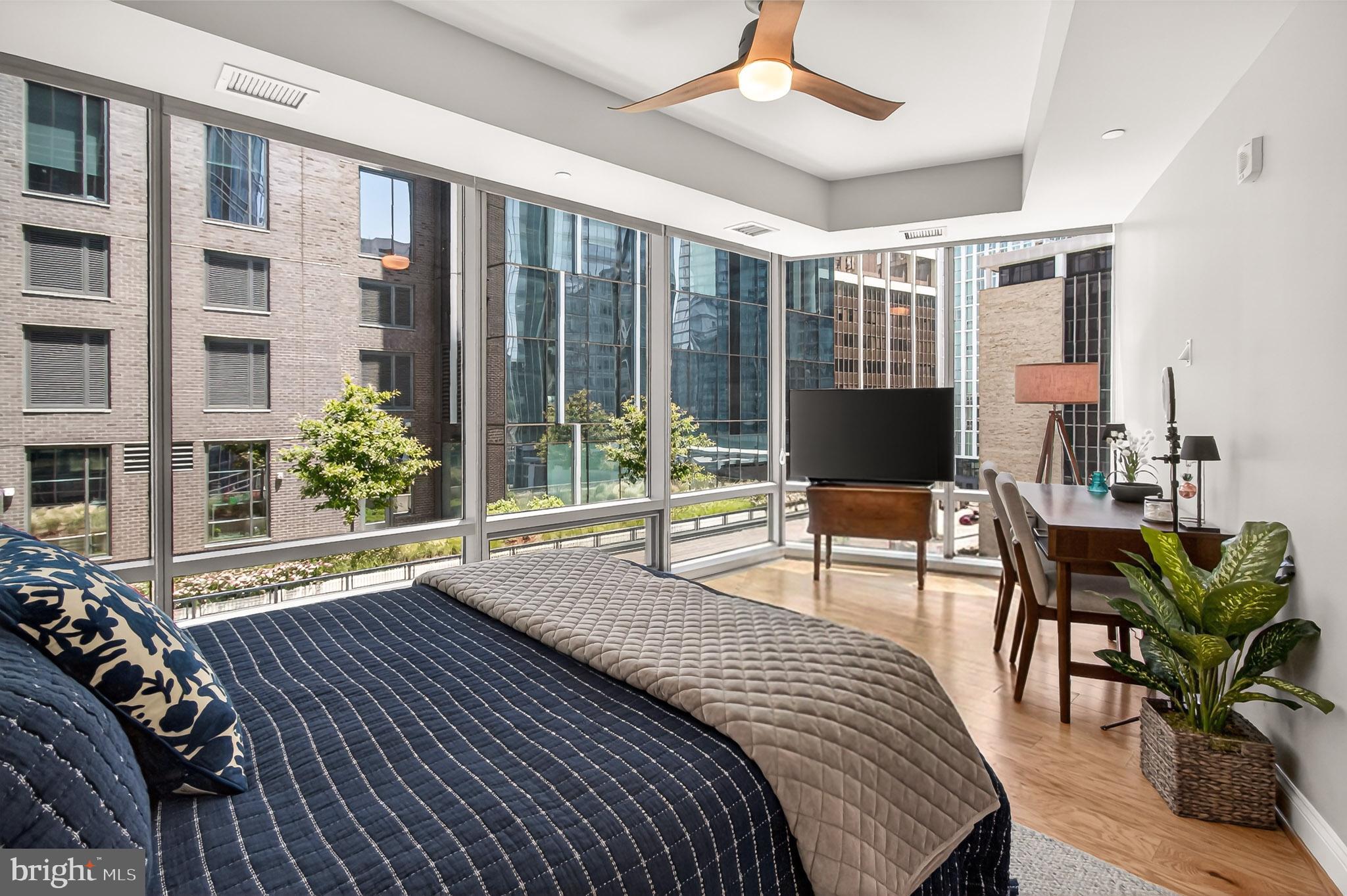TURNBERRY TOWER - Residential