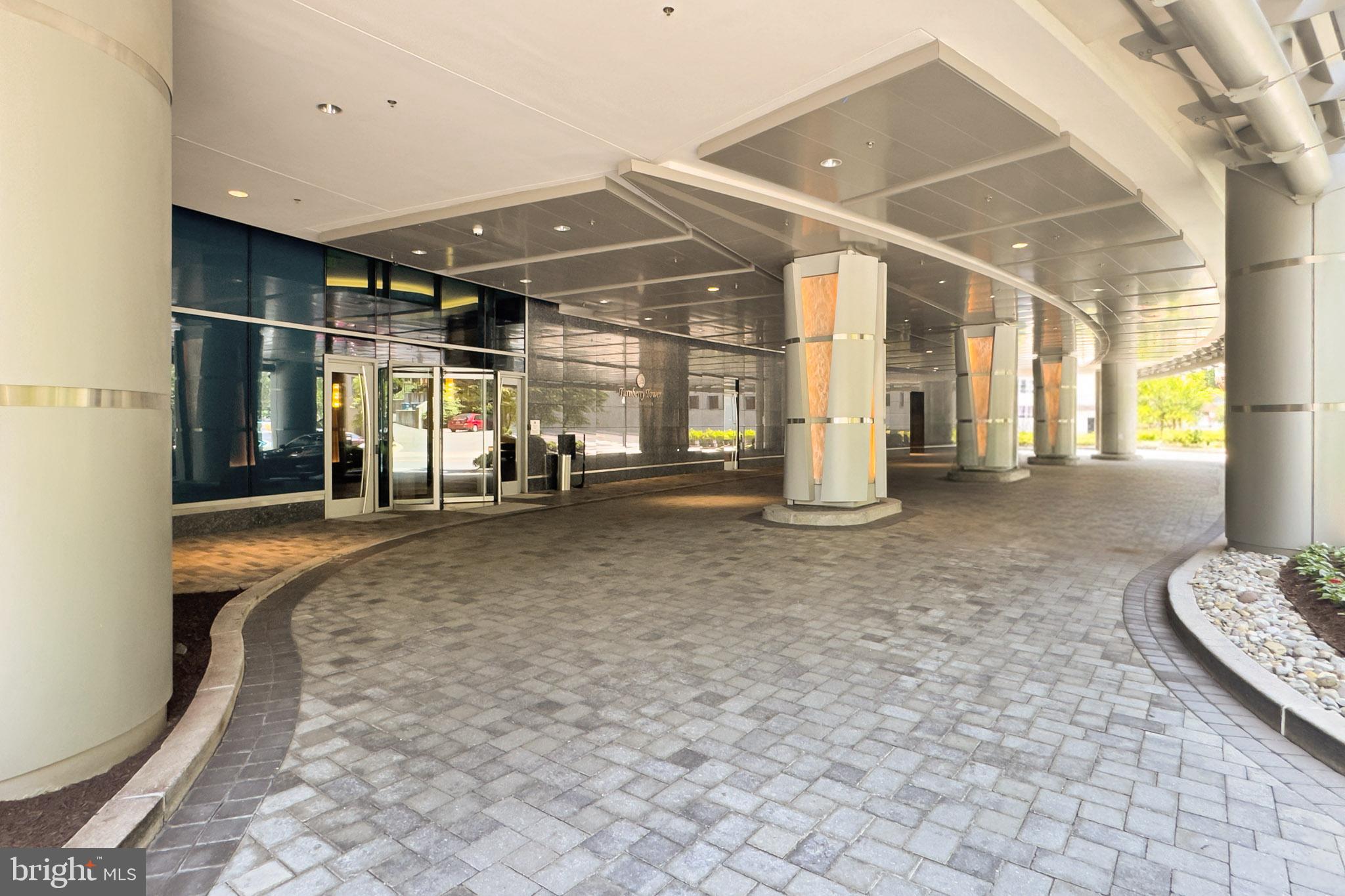 TURNBERRY TOWER - Residential