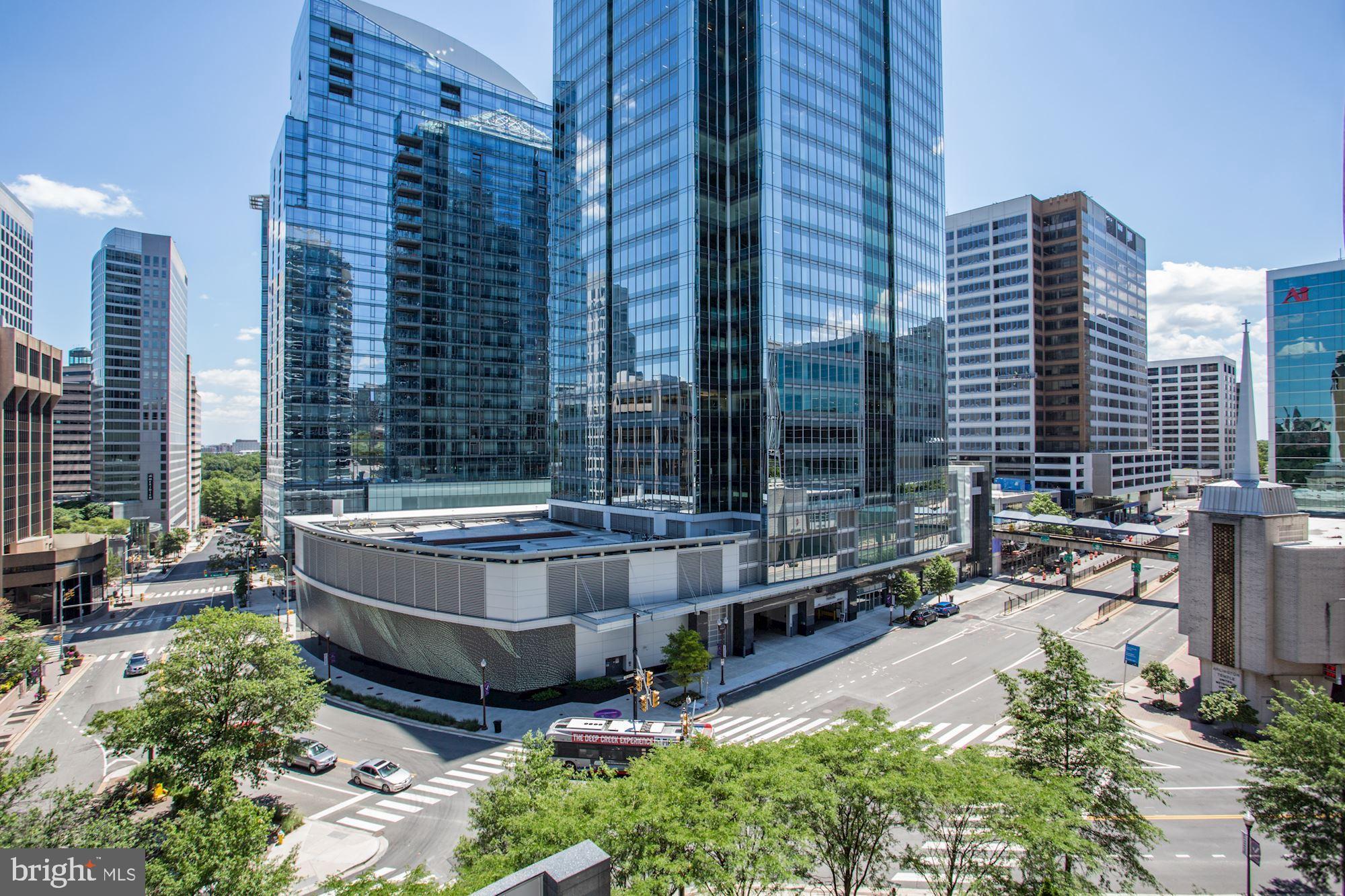 TURNBERRY TOWER - Residential