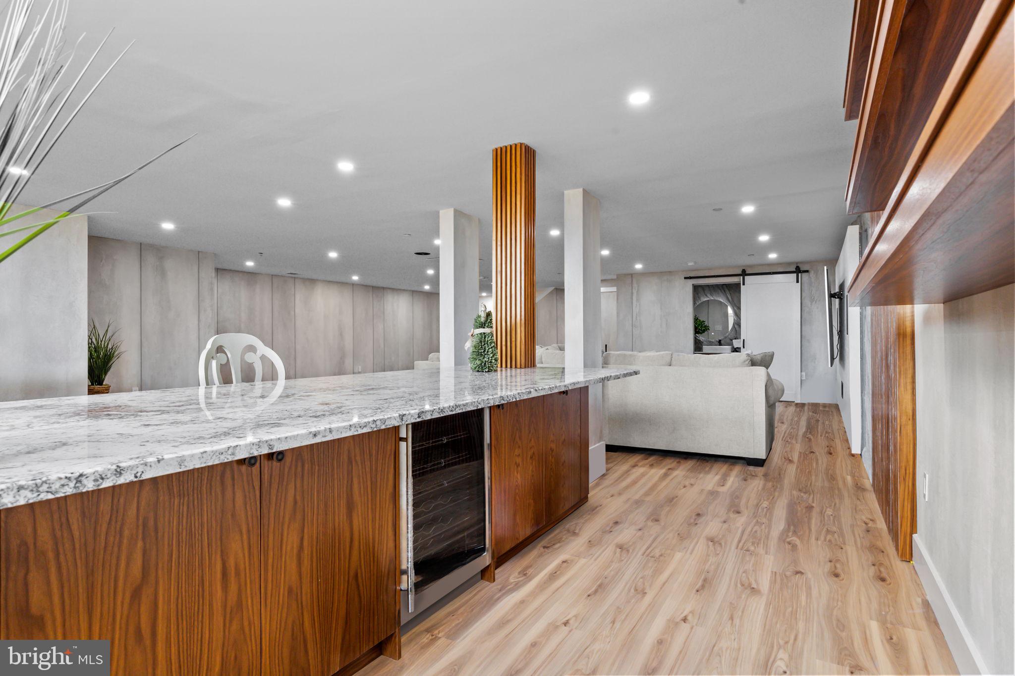 WHITE GATE - Residential