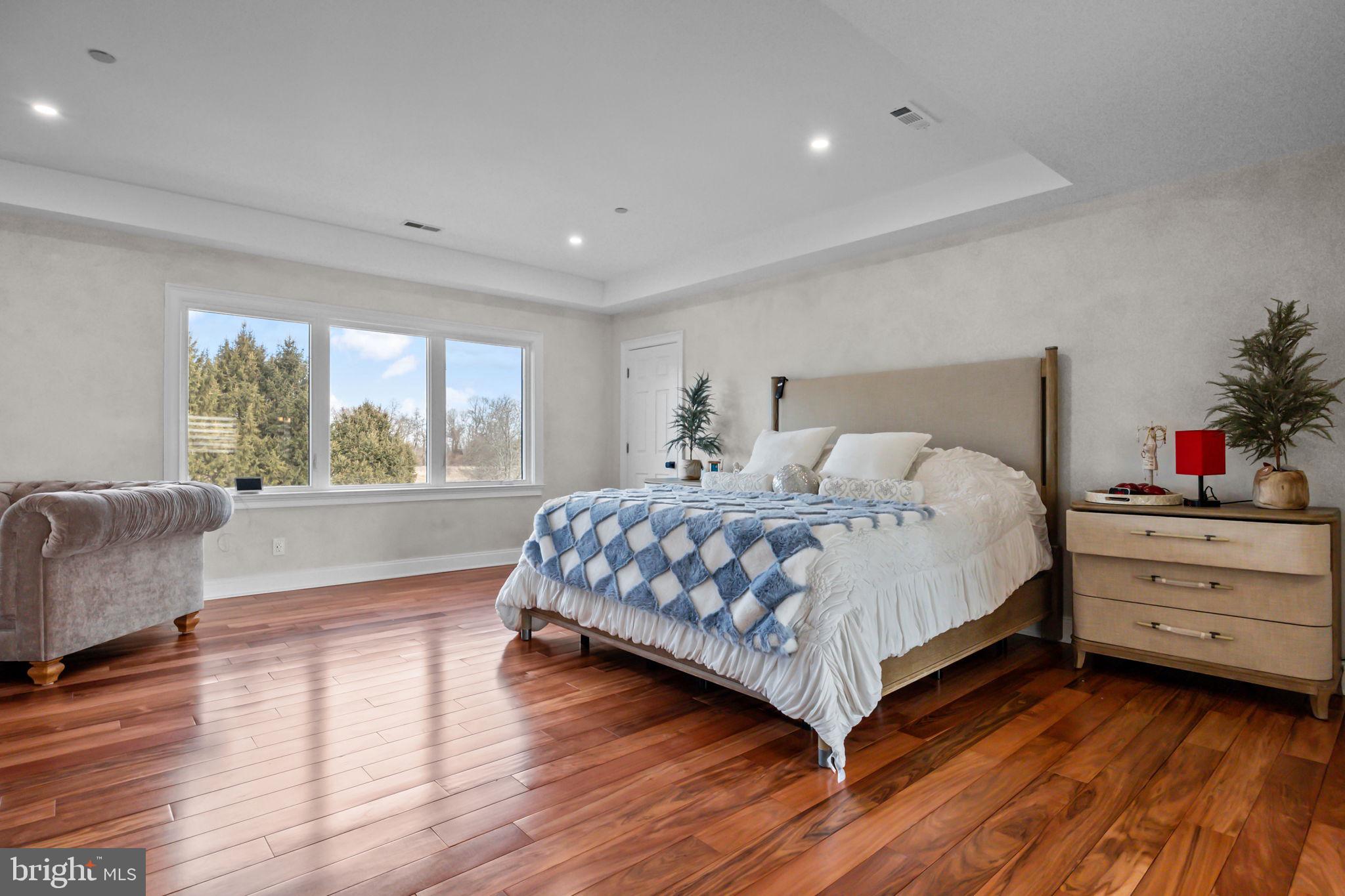 WHITE GATE - Residential