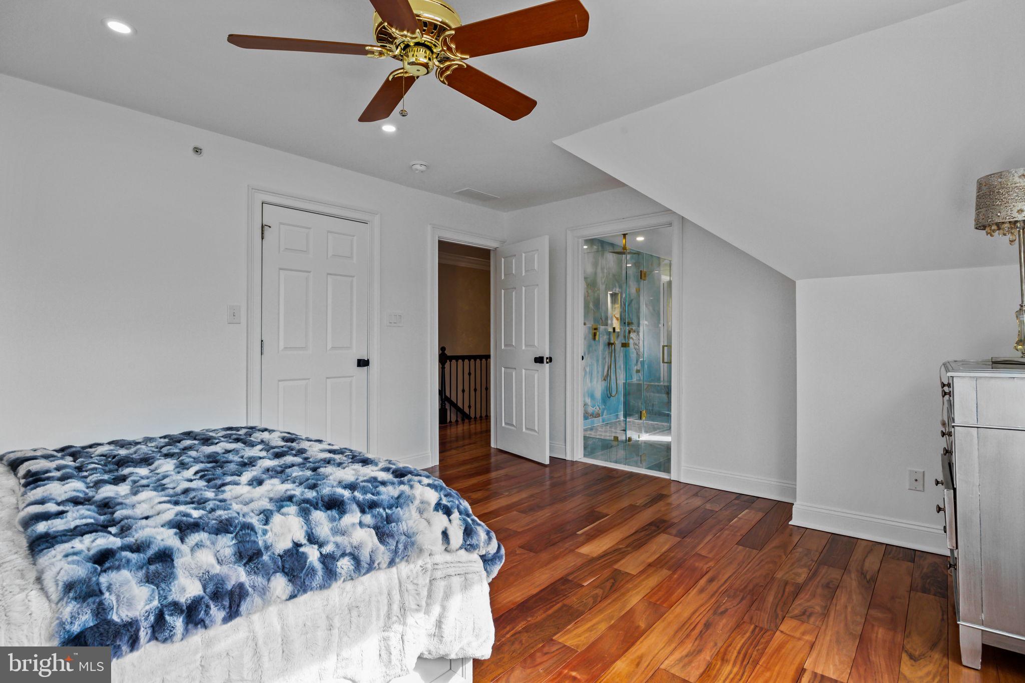 WHITE GATE - Residential