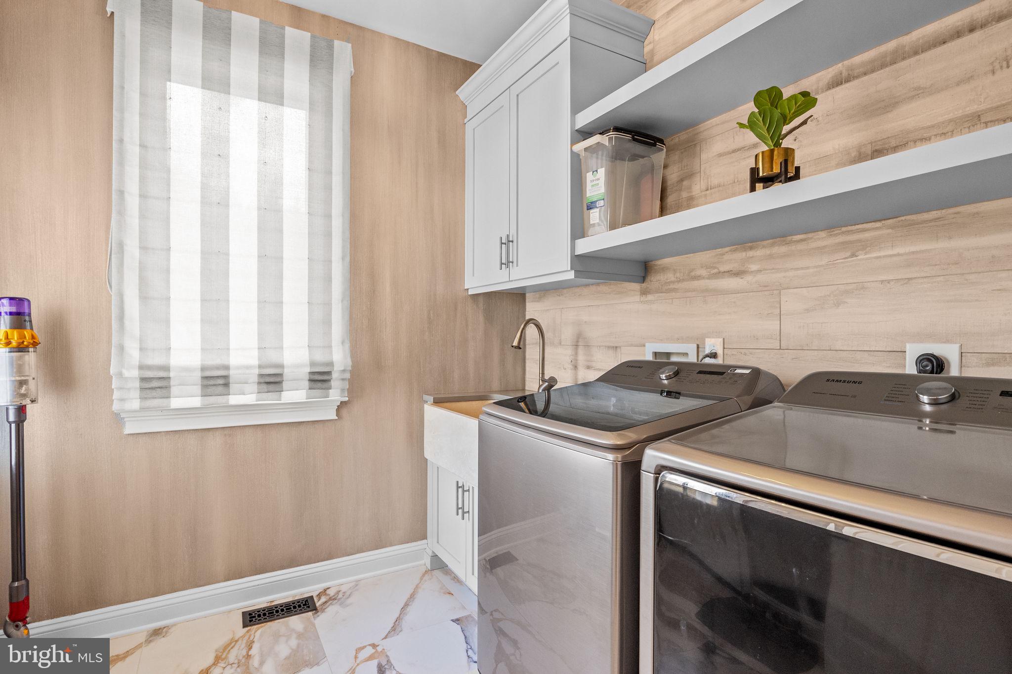 WHITE GATE - Residential