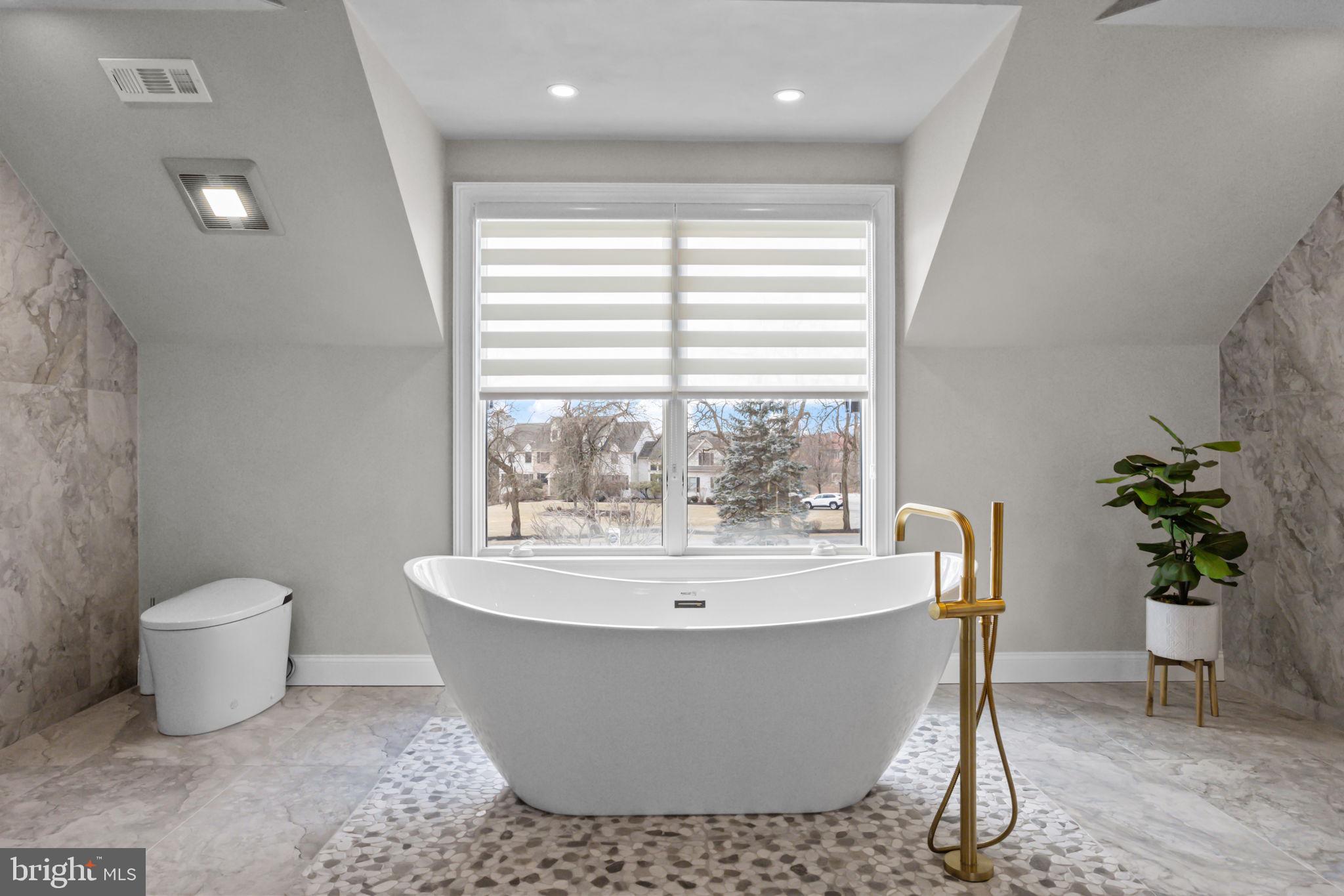 WHITE GATE - Residential