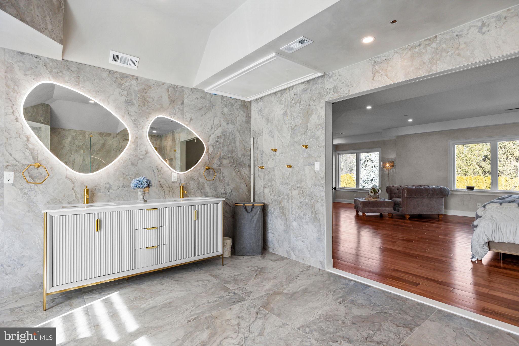 WHITE GATE - Residential