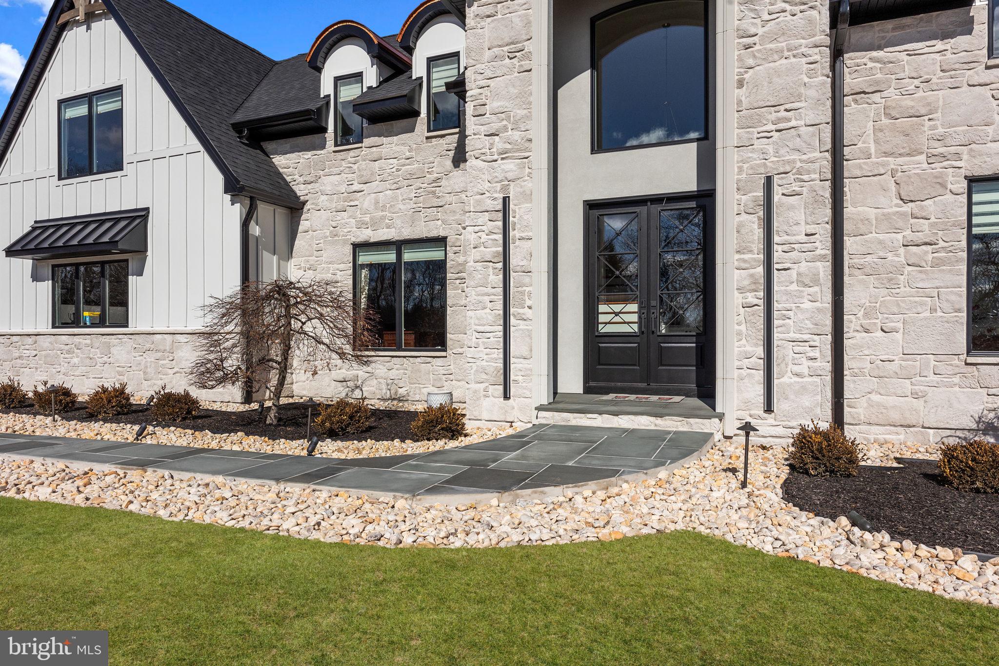 WHITE GATE - Residential